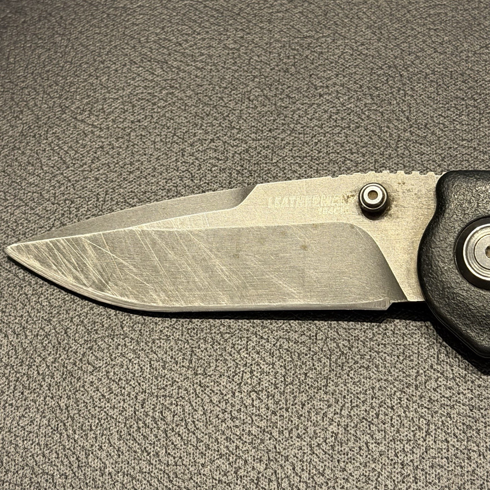 Leatherman K500 154CM Blade w/ Carabiner Lockback Knife Black Blade