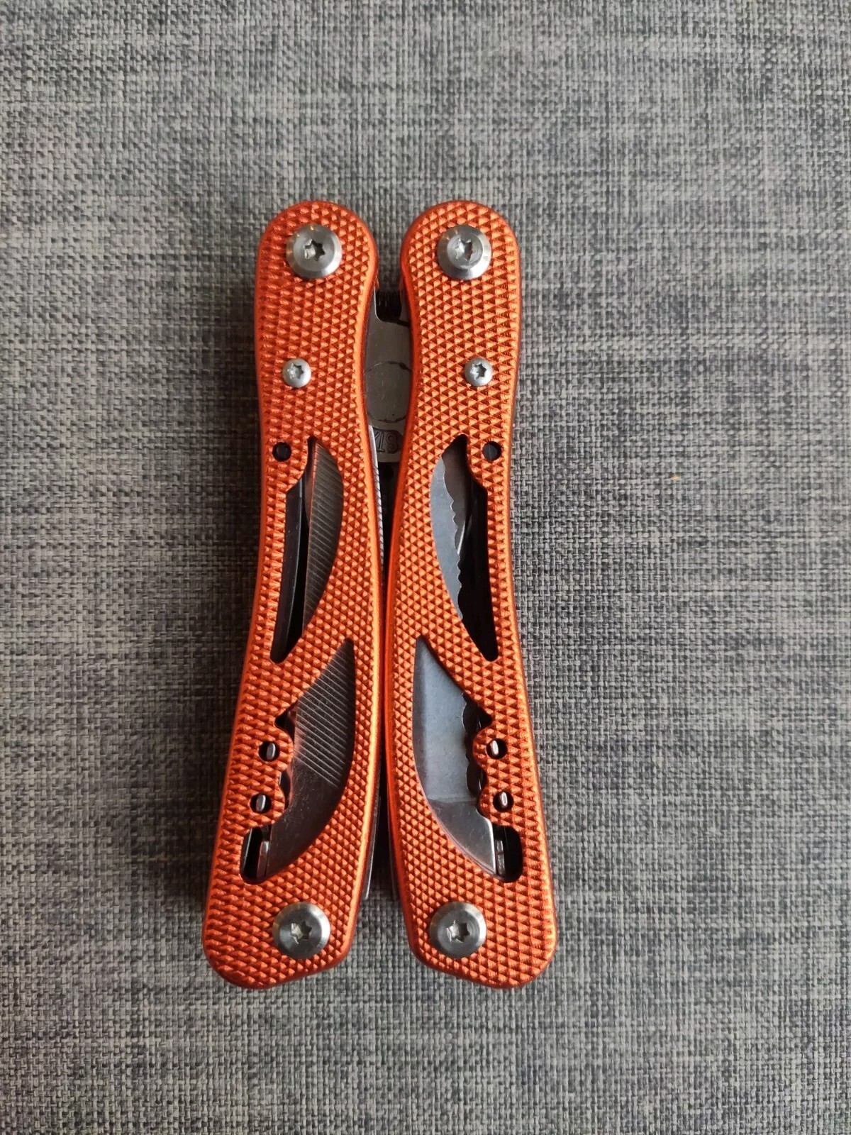 Multifunction cutter with Multi-tool Pliers kit Outdoor Camping Emergency Tools