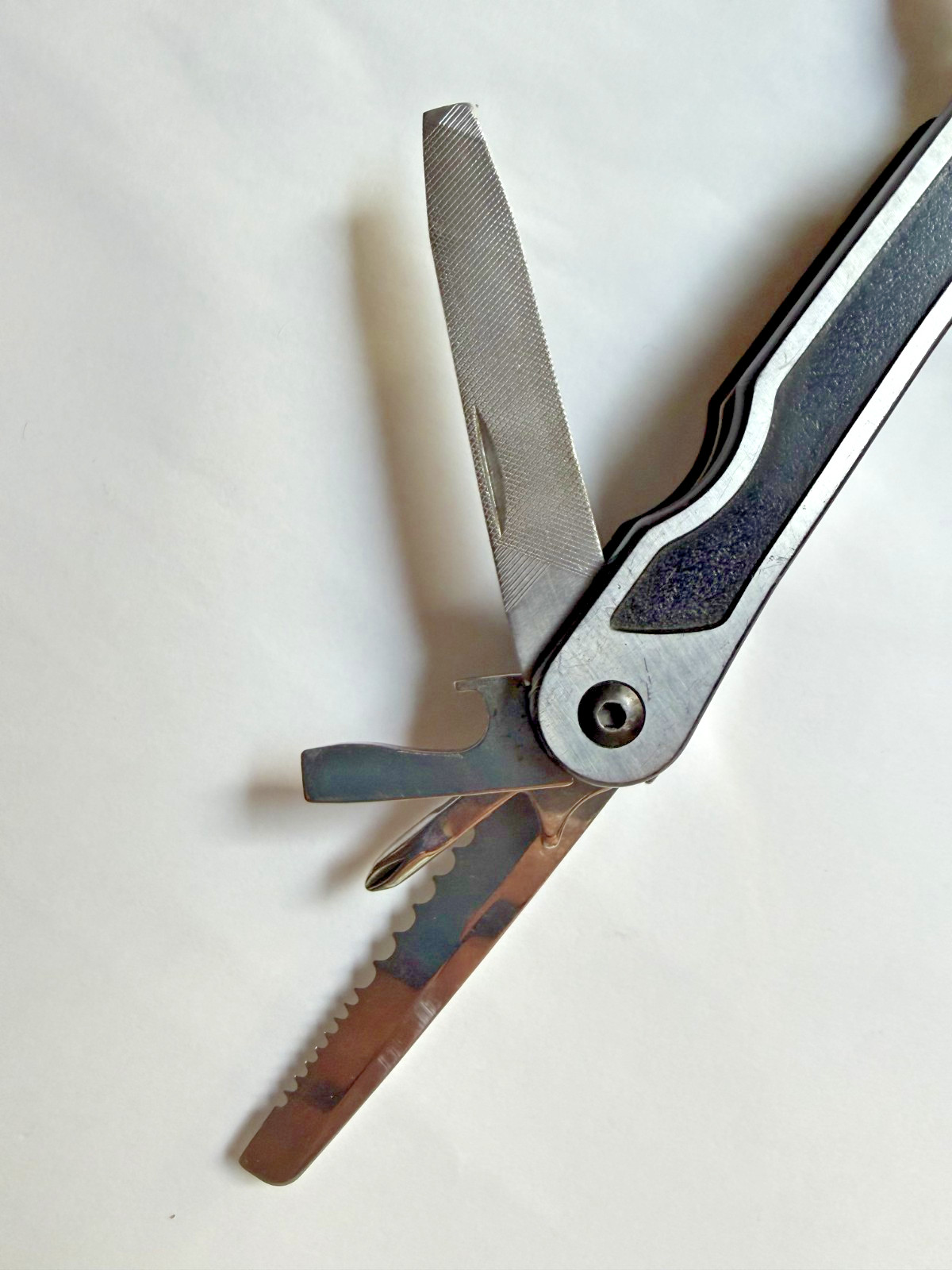Lot of 3 Husky Multi-Tools, 13 or more tools per each Pocket Tool/Pocket Knife