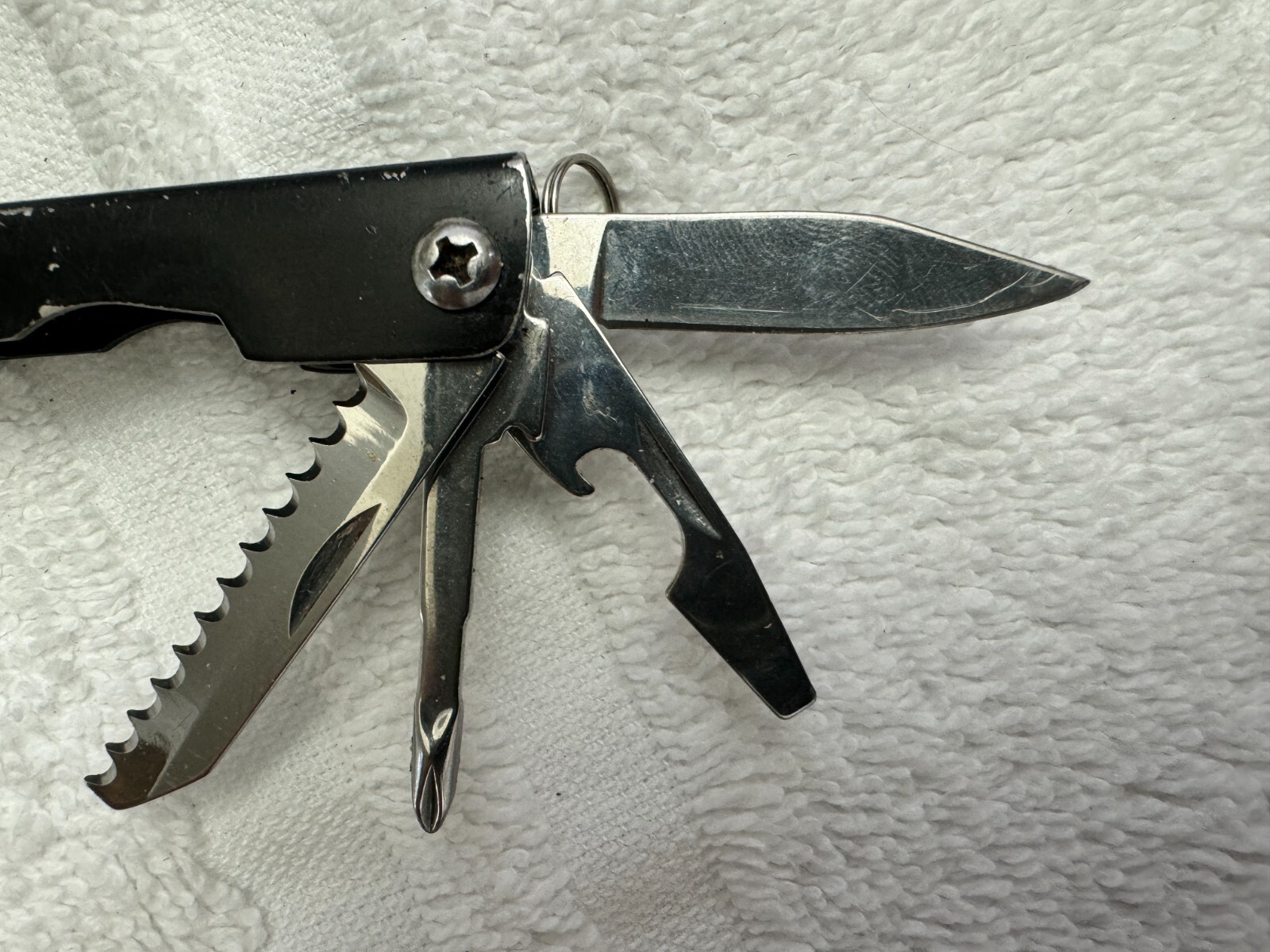 COLUMBIA LED Light 5 Blade Multi-Tool knife pliers saw opener