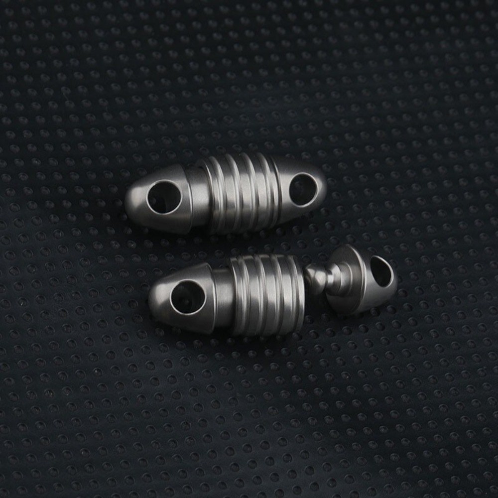 Titanium Alloy Rotary Keychain 360 Degree Rotating Universal Buckle EDC Tool