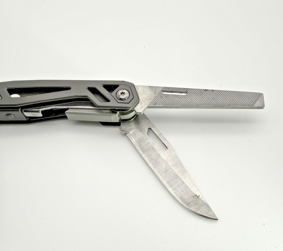 B/BURY Stainless Steel Multi Tool Pliers Knife Saw Screwdrivers EDC Tool