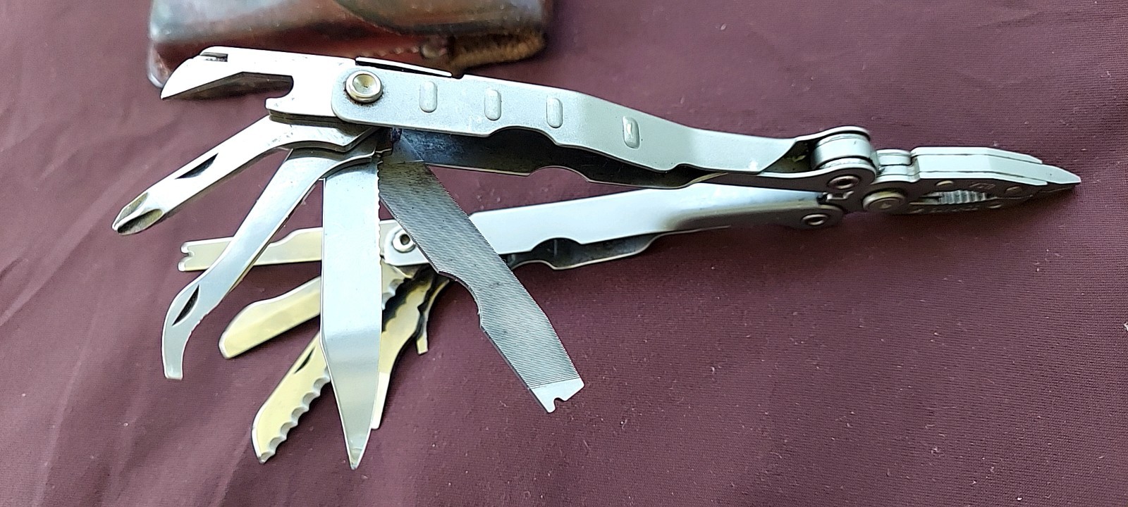 Schrade USA Tough Tool ST1 Multi-Tool Pliers Knife w Leather Sheath Nice!