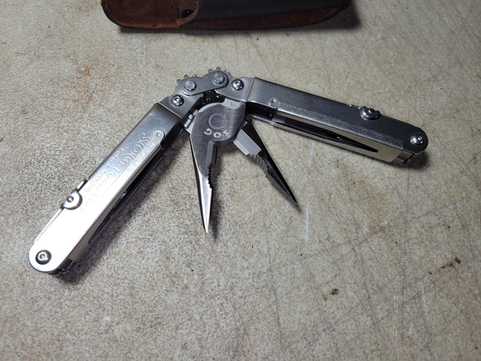 Fine SOG Power Lock Multi-Tool Stainless Steel Serrated Knife Opener