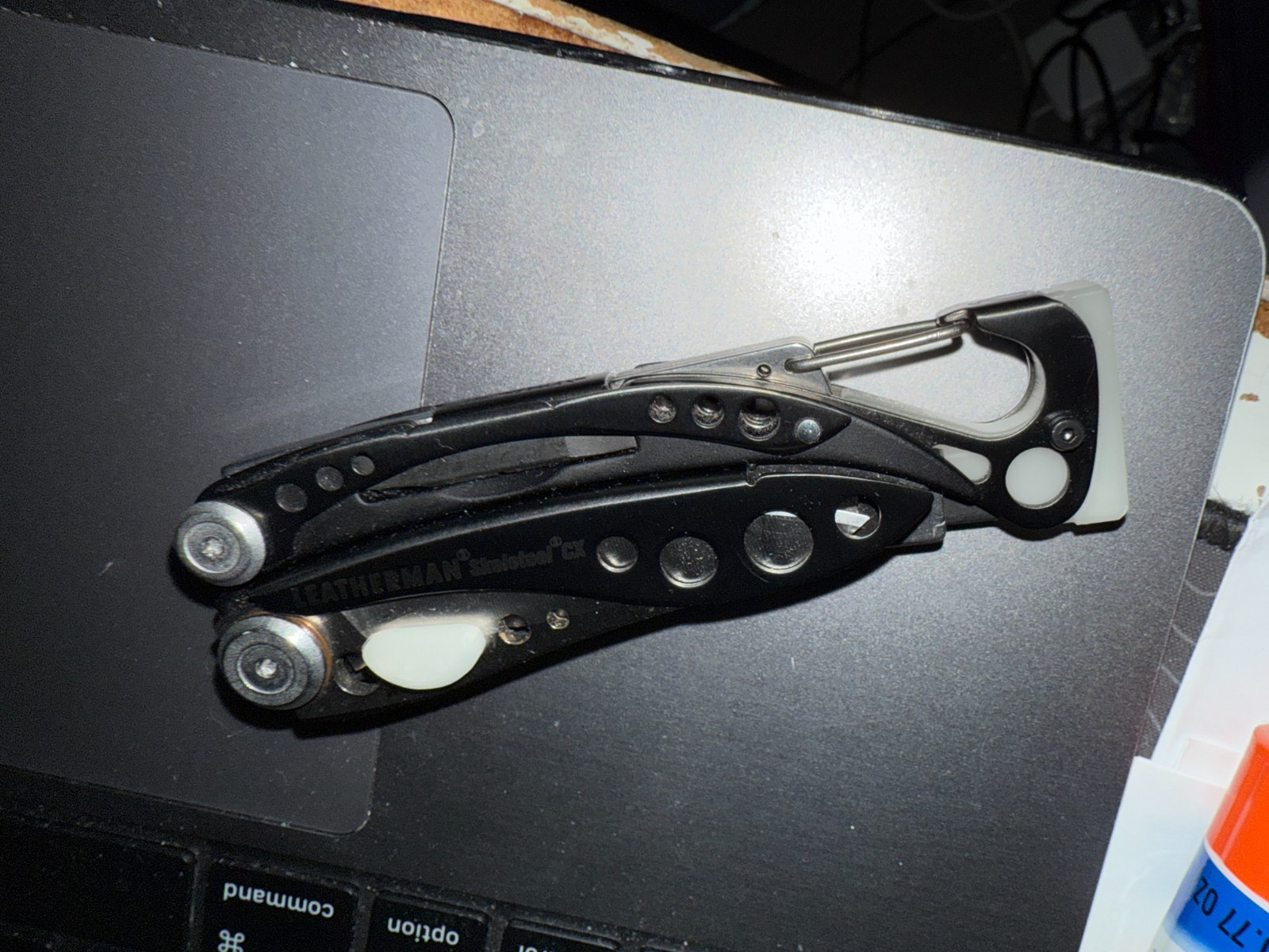 Hammer Head & Thumb Stud Upgrade for Leatherman Skeletool – Glow-in-the-Dark