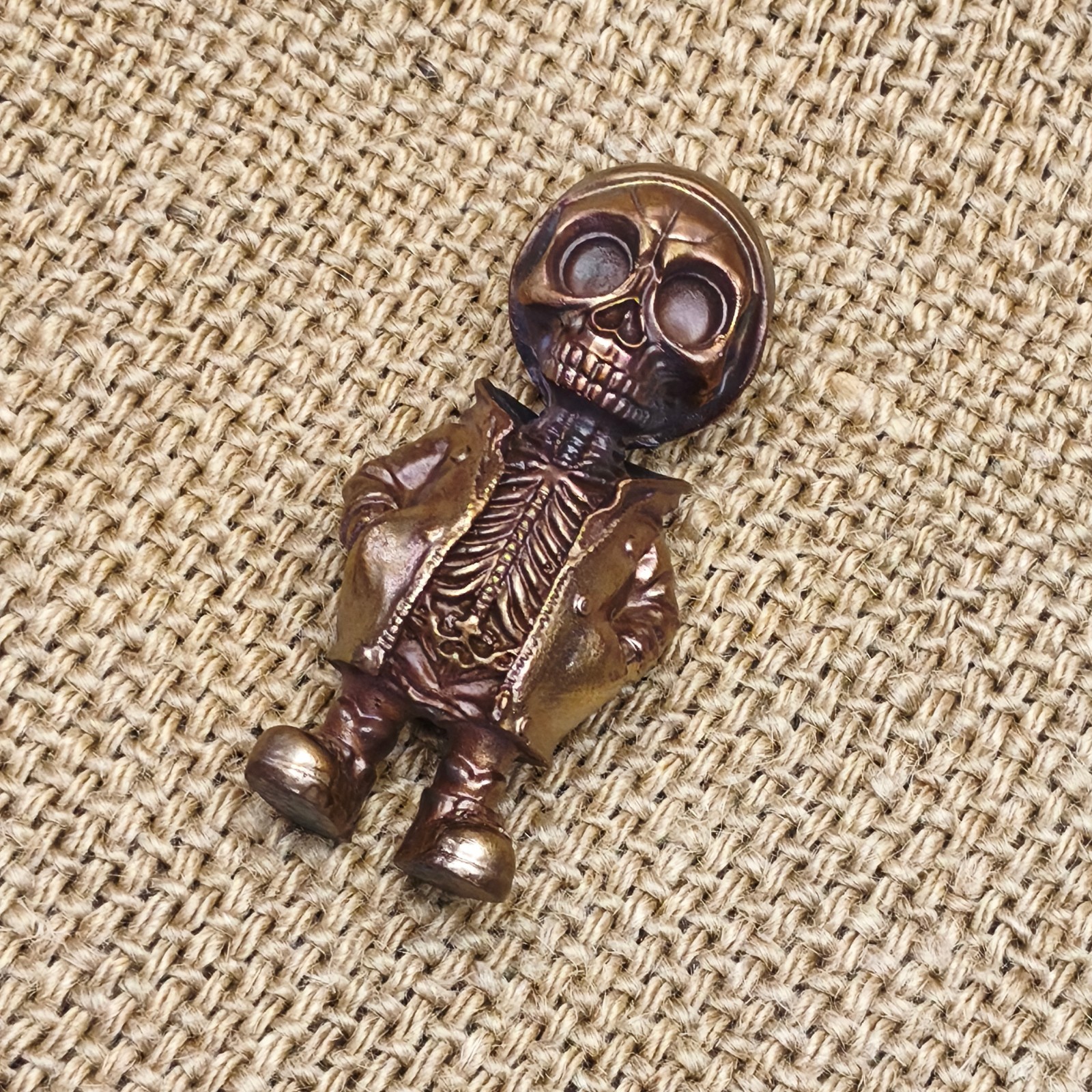 Purple copper cape skeleton death skull Gator ornament Solid handcraft statue