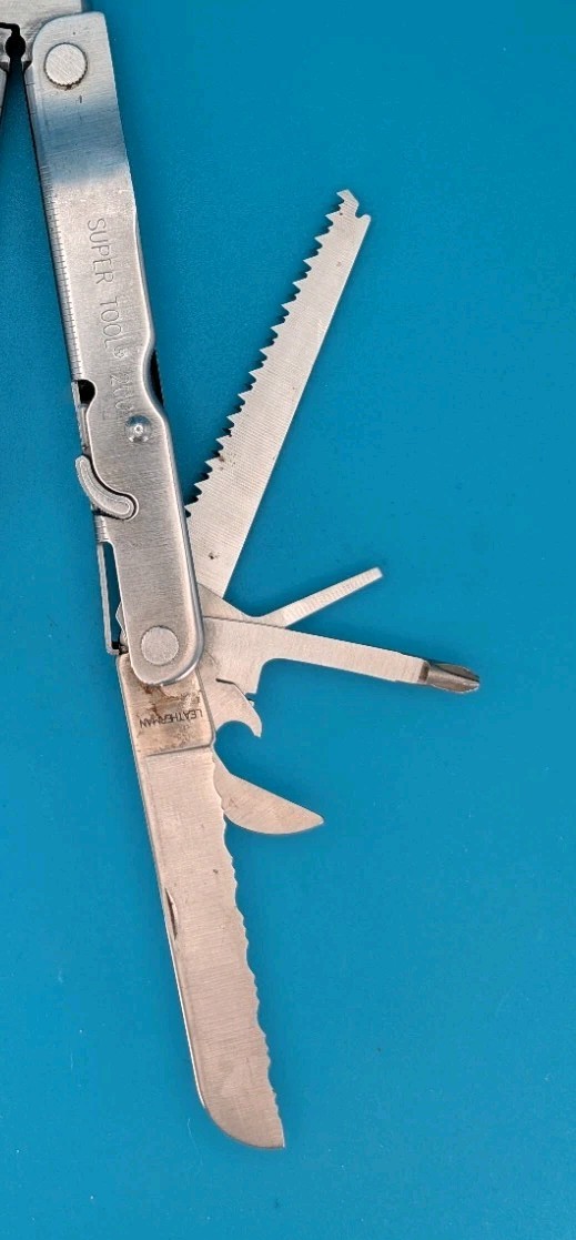 Vintage LEATHERMAN Super TOOL 200 Multi Tool! 04/02 Date Stamp!