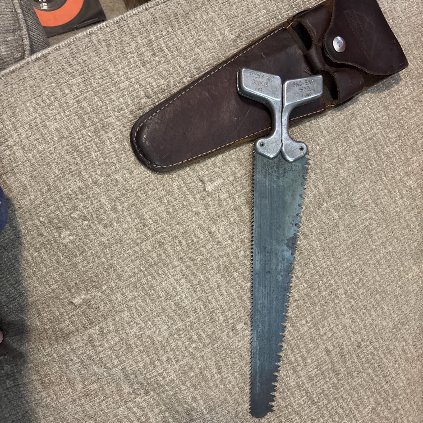 Rocky Mountain Pac Saw Dubois WY W/ Leather Sheath 11 1/2″ Long Good Condition