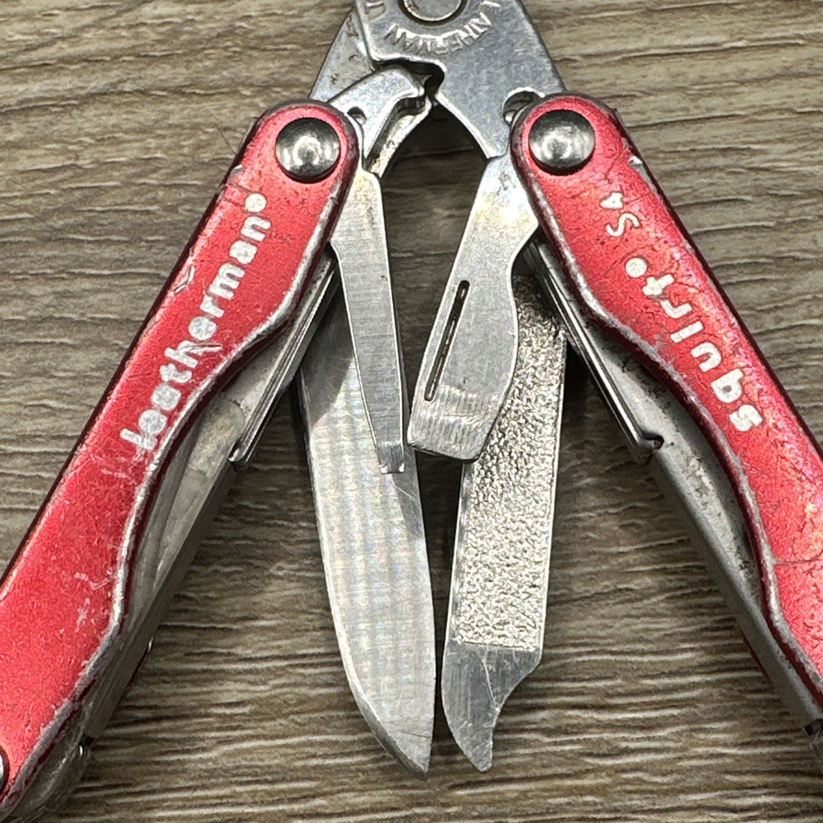 Leatherman Squirt S4 Compact Folding Multi Tool Scissors Knife Tweezers