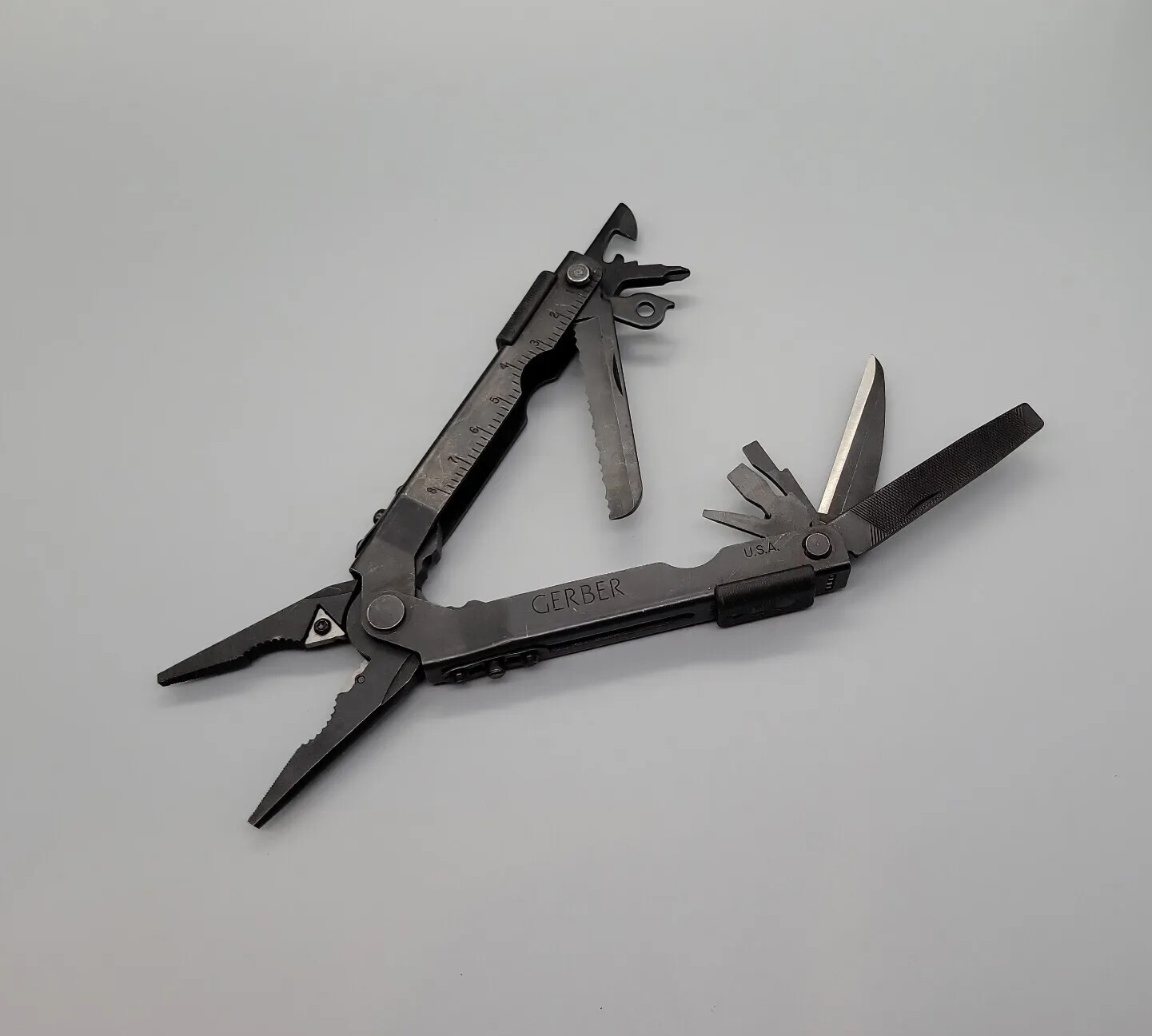 Gerber USA Multiplier MP600 Multi-Tool Black Needle Nose Pliers Carbide Cutters