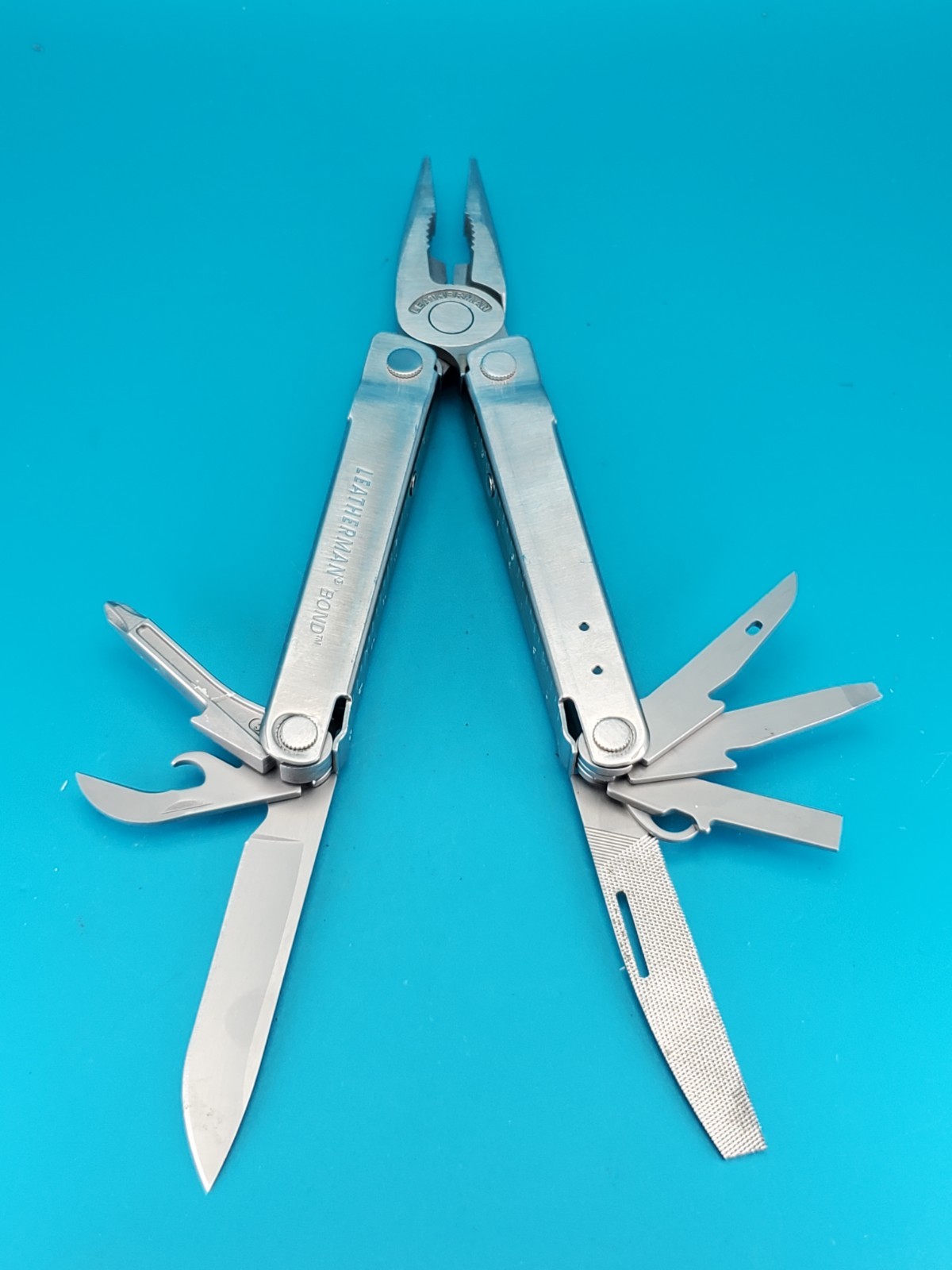 LEATHERMAN Bond Multitool, Stainless Steel Everyday Tool!