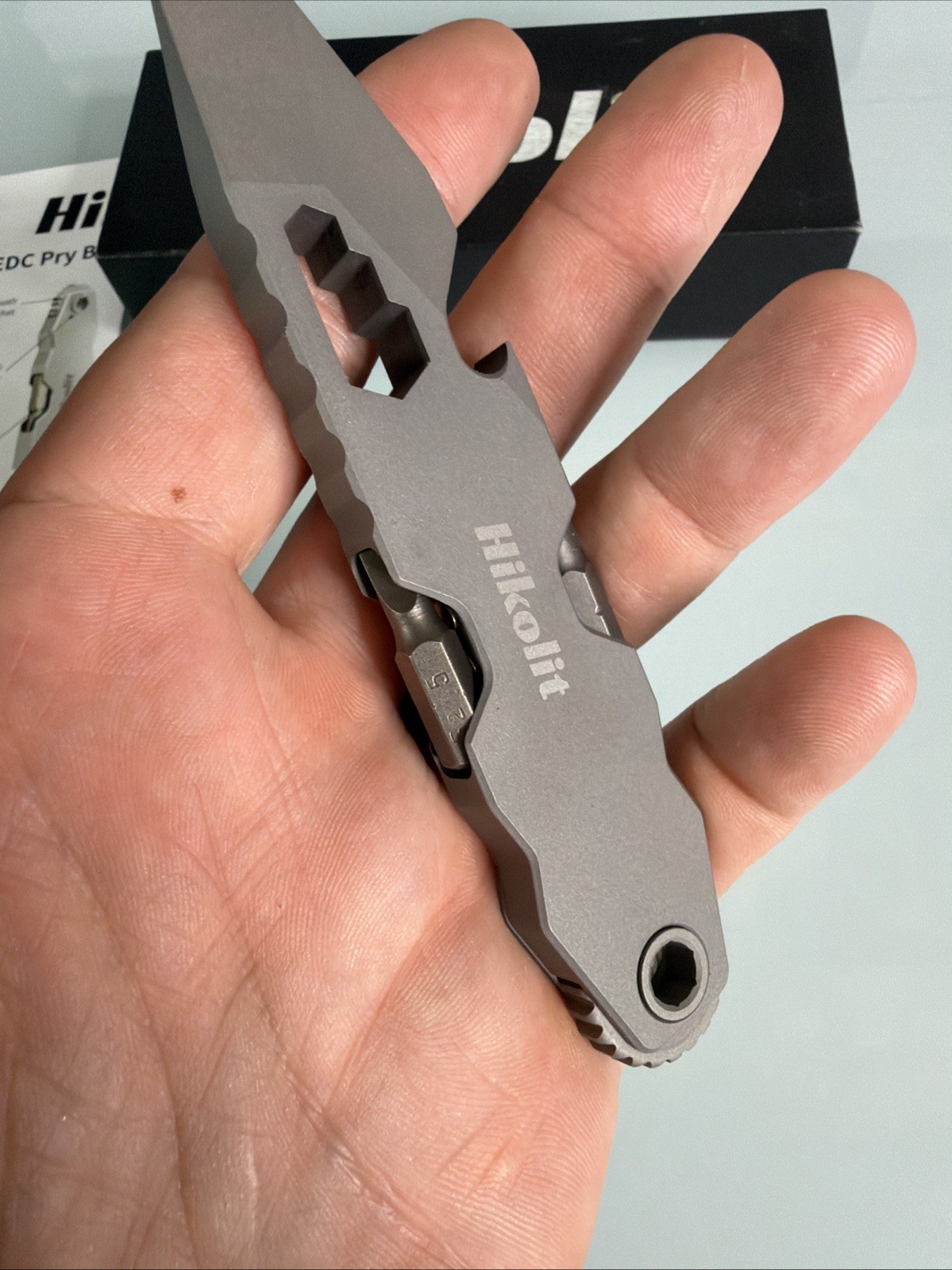 Versatile EDC Multitool Pry Bar with Ratchet Screwdriver, Bottle Opener & Hex Wr