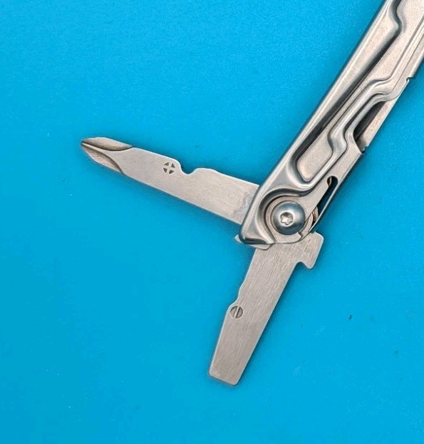 Leatherman Bolster 13 Tool Stainless Steel Multi-Tool!