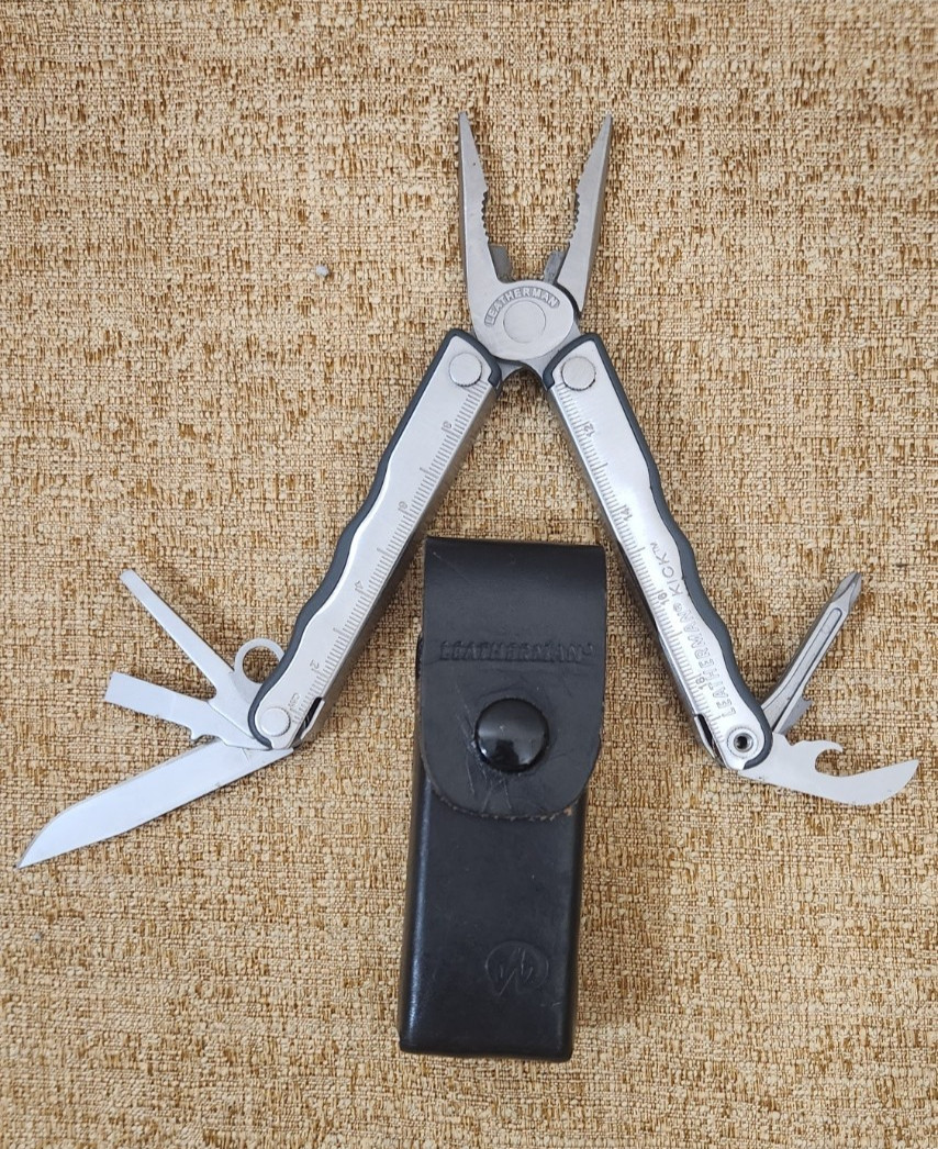 Leatherman Kick Multi Tool W/ Pouch Knife Opener Phillips Flathead