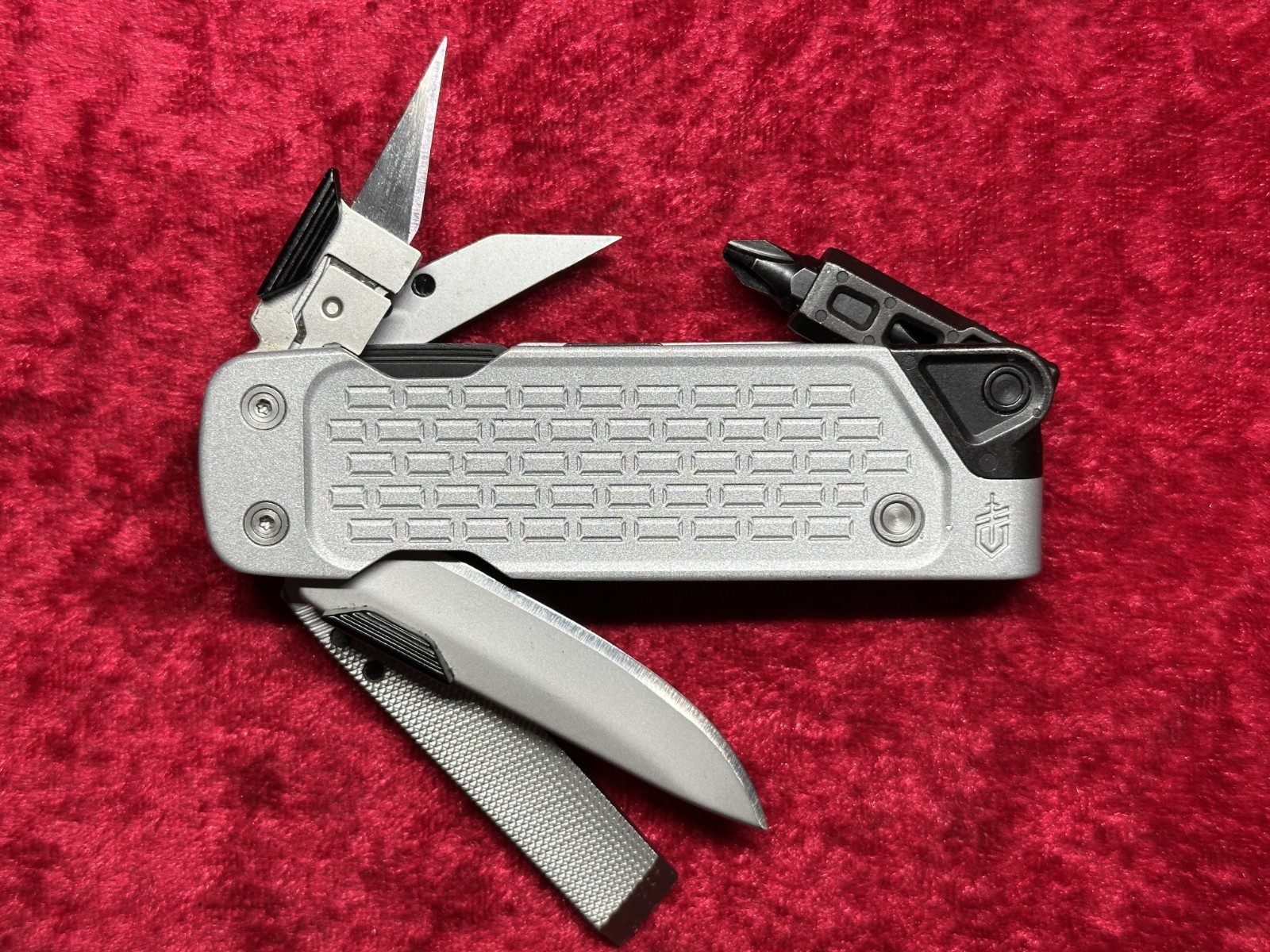 Gerber Lockdown Drive Aluminum Handle Pocket Multi-Tool 7-in-1 w/Pocket Clip(668