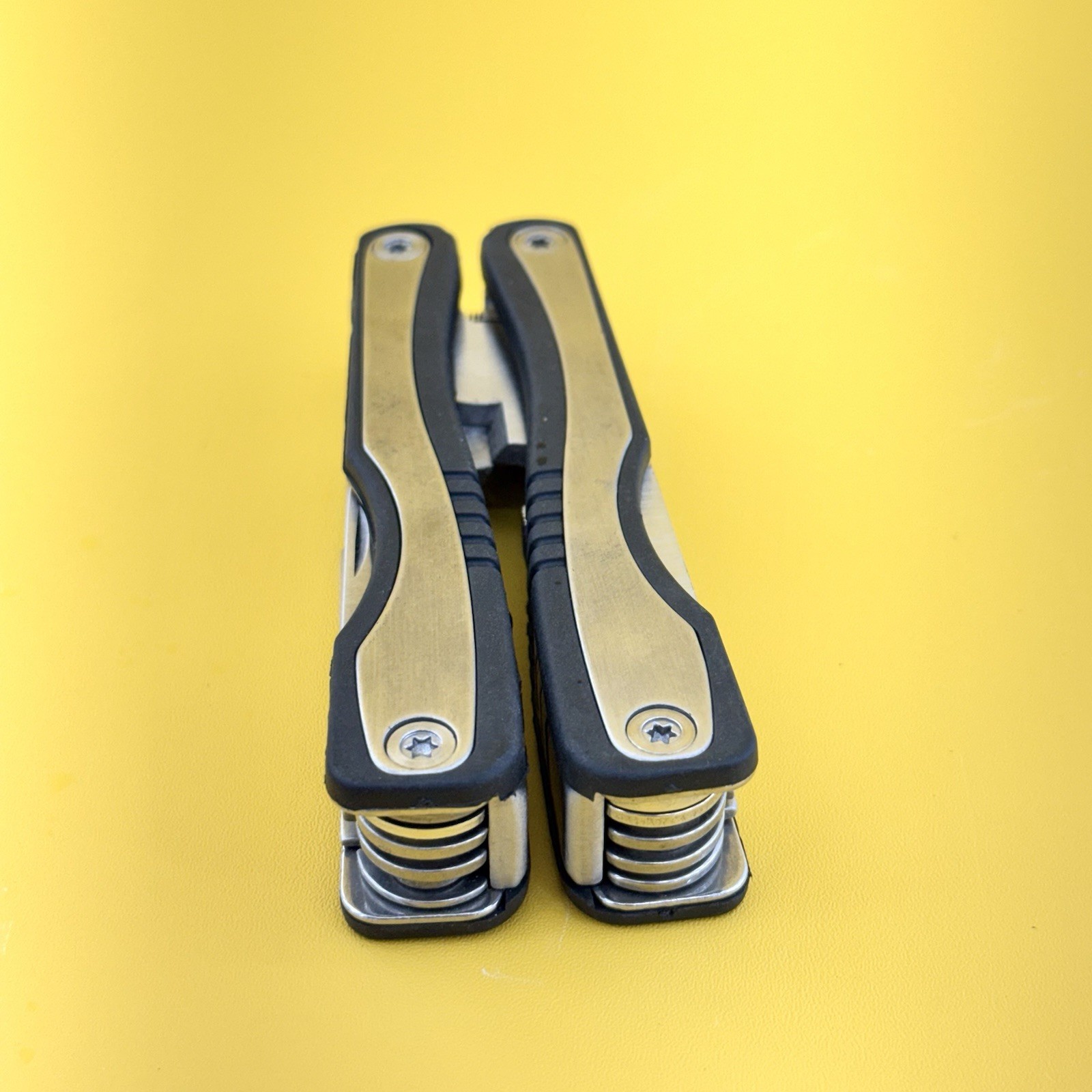 11-in-1 Multi Tool Pocket Knife Folding Pliers Stainless Steel Survival EDC Tool