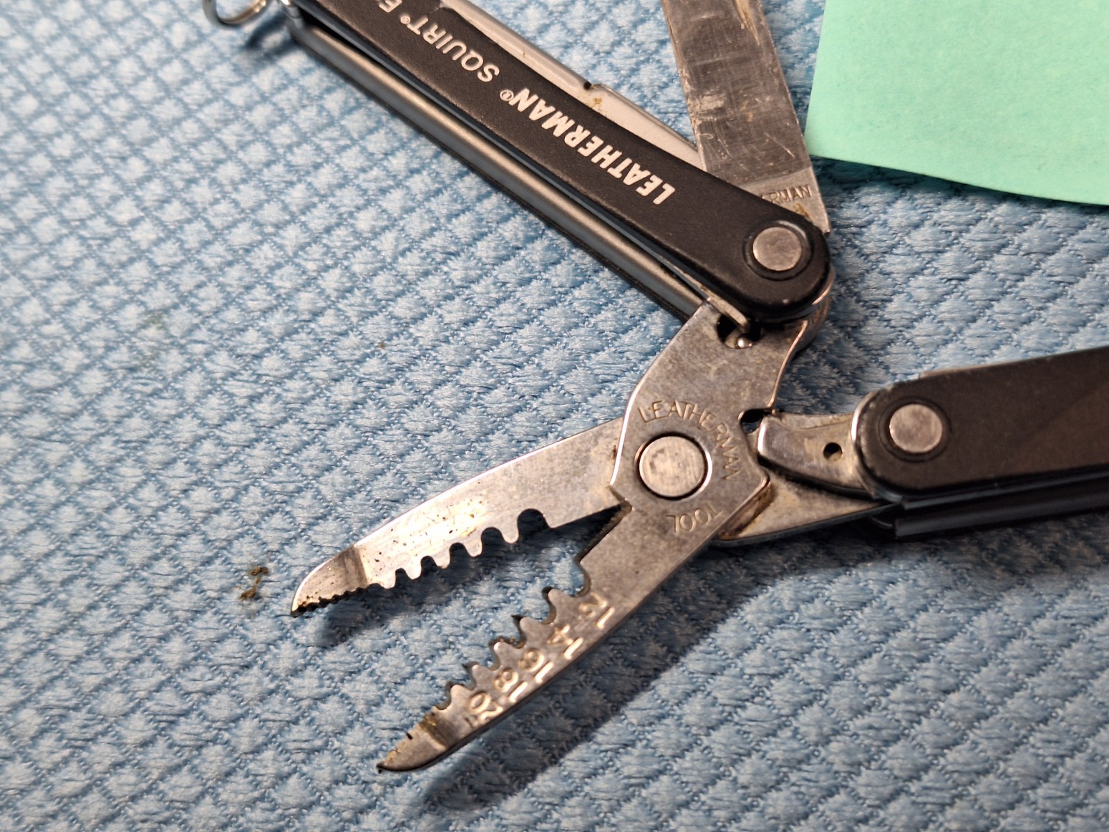 2 LEATHERMAN ES4 Multi Tools AIRPORT CONFISCATION Lot C27