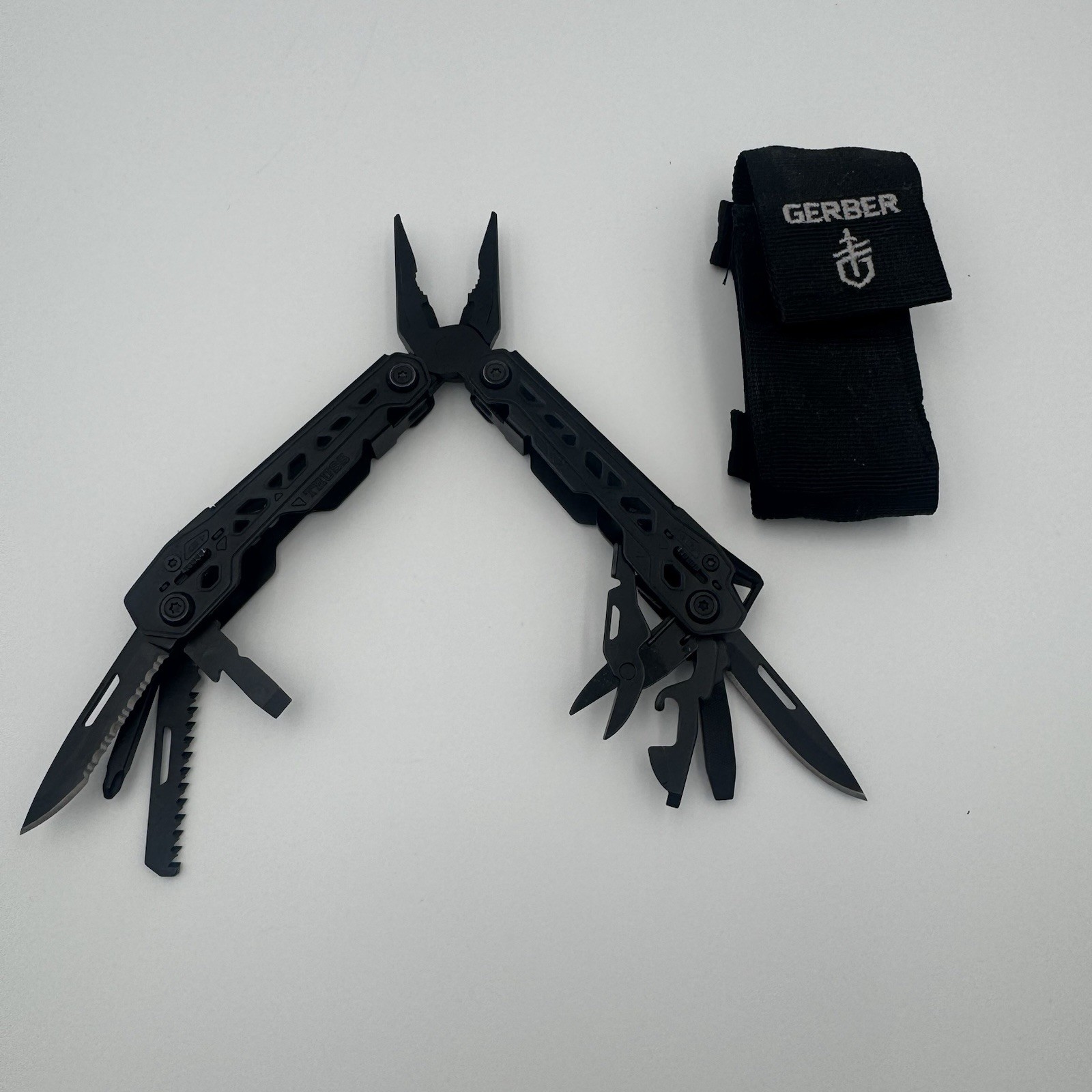 Gerber Truss Multitool Black with Multi-Position Sheath 30-001779