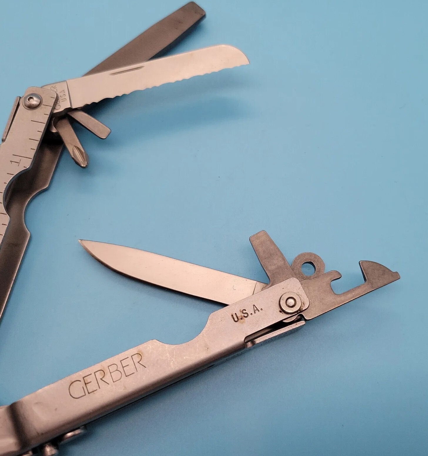 Gerber USA MP600 Multi-Tool Gray Blunt Nose Pliers Screwdrivers Knife – Vintage
