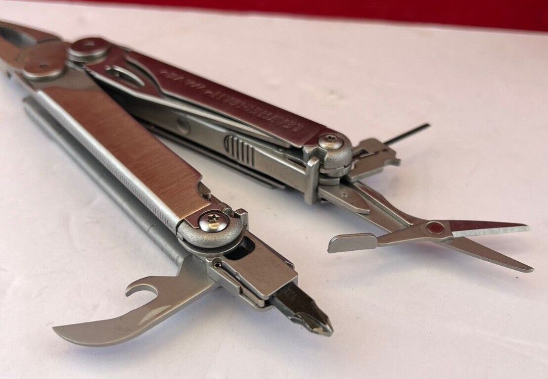 Leatherman Wave Multi Tool Pocket Knife Pliers