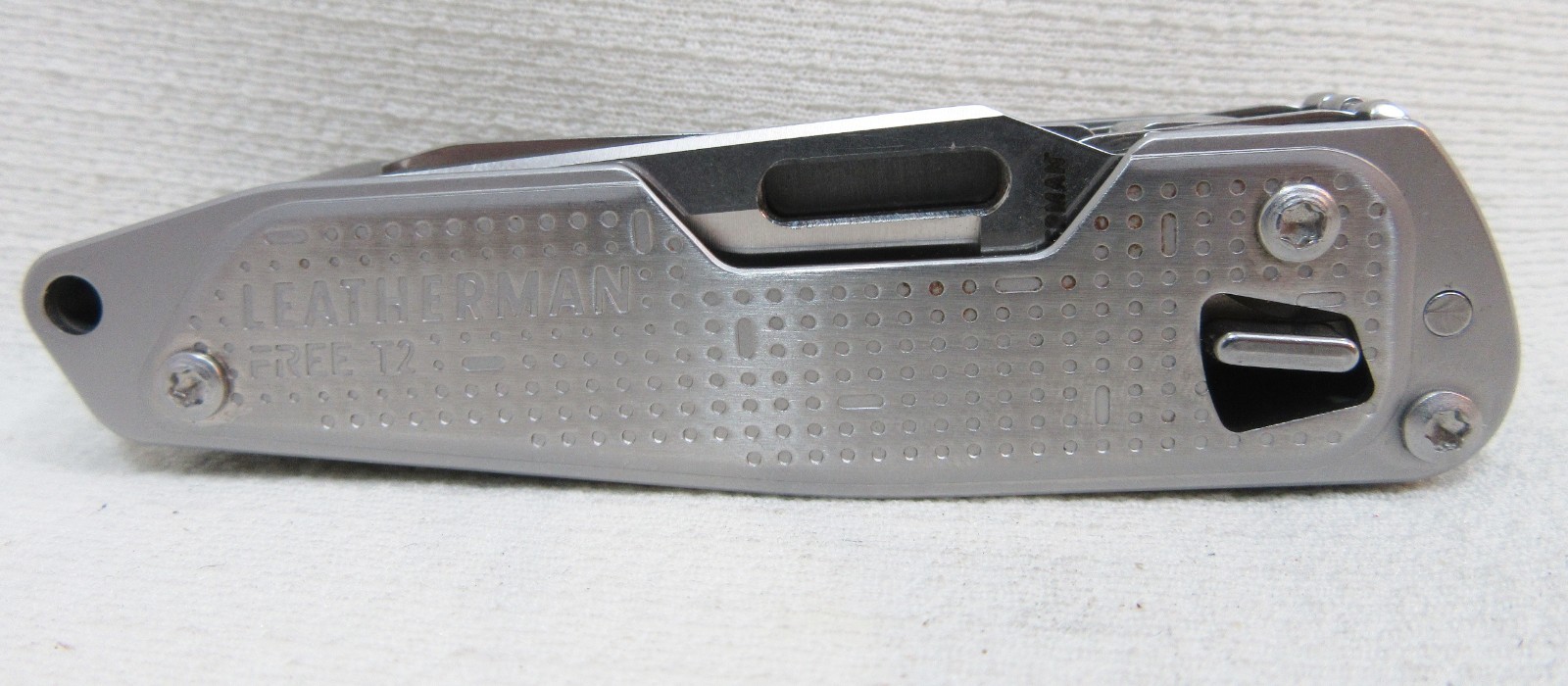 Leatherman FREE T2 Pocket Knife Multi-Tool Stainless Steel