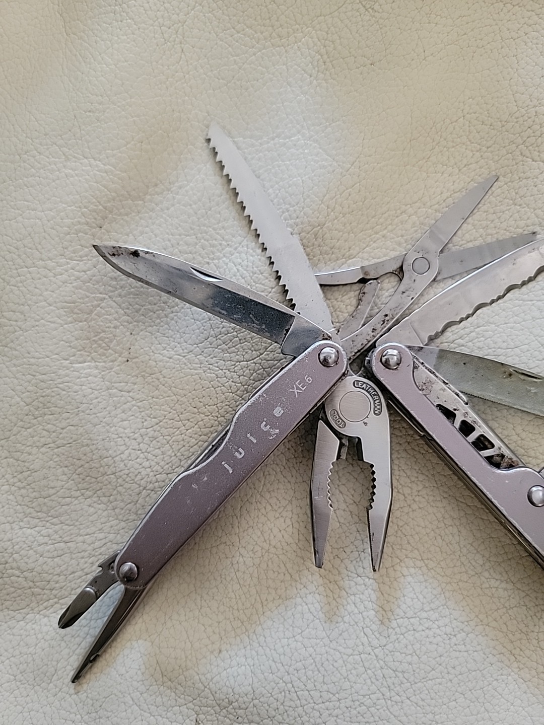 Leatherman Juice XE6 Gray / (Rare/Discontinued/Retired)