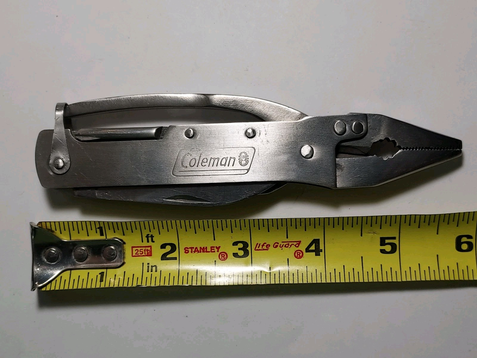 Coleman Multi Tool with Nylon Pouch – Pliers, Knife, Screwdrivers