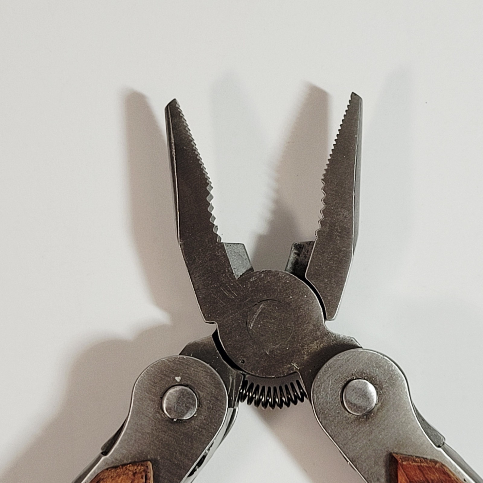Winchester Multi Tool Pocket Knife Bottle Opener File Screwdriver Pliers