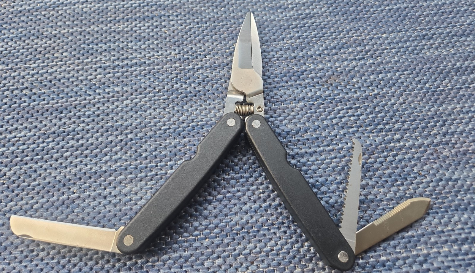 Stanley 74-438 Folding Shears/Multi Tool Scissors Snips Gardening Utility