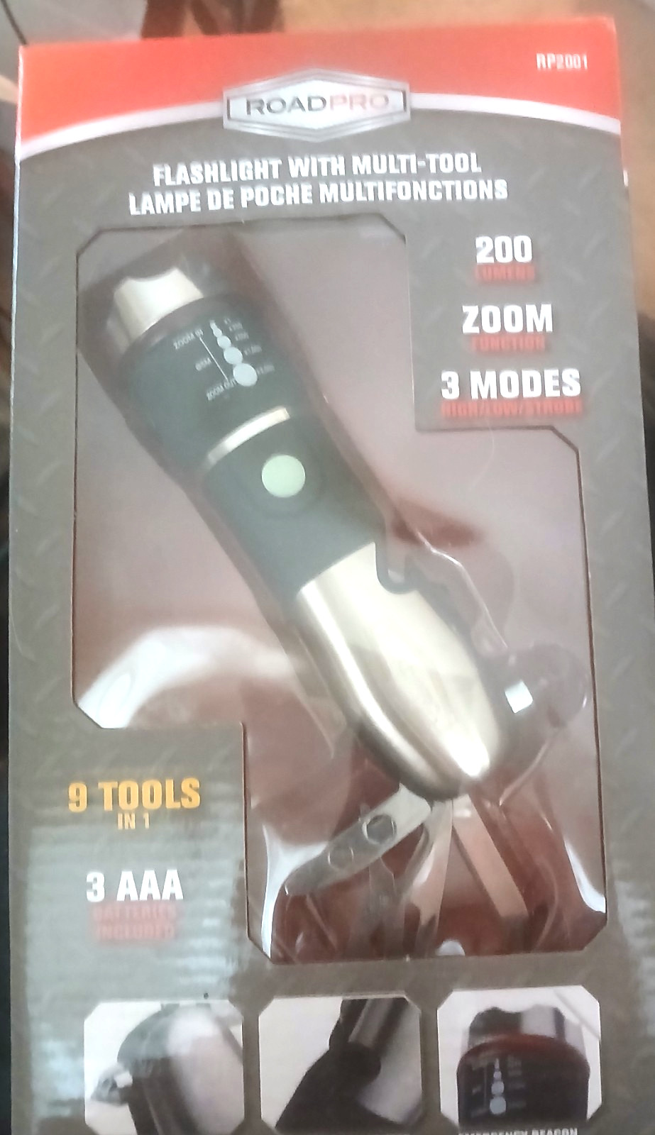 ROADPRO FLASHLIGHT WITH MULTI-TOOL—NEW☆