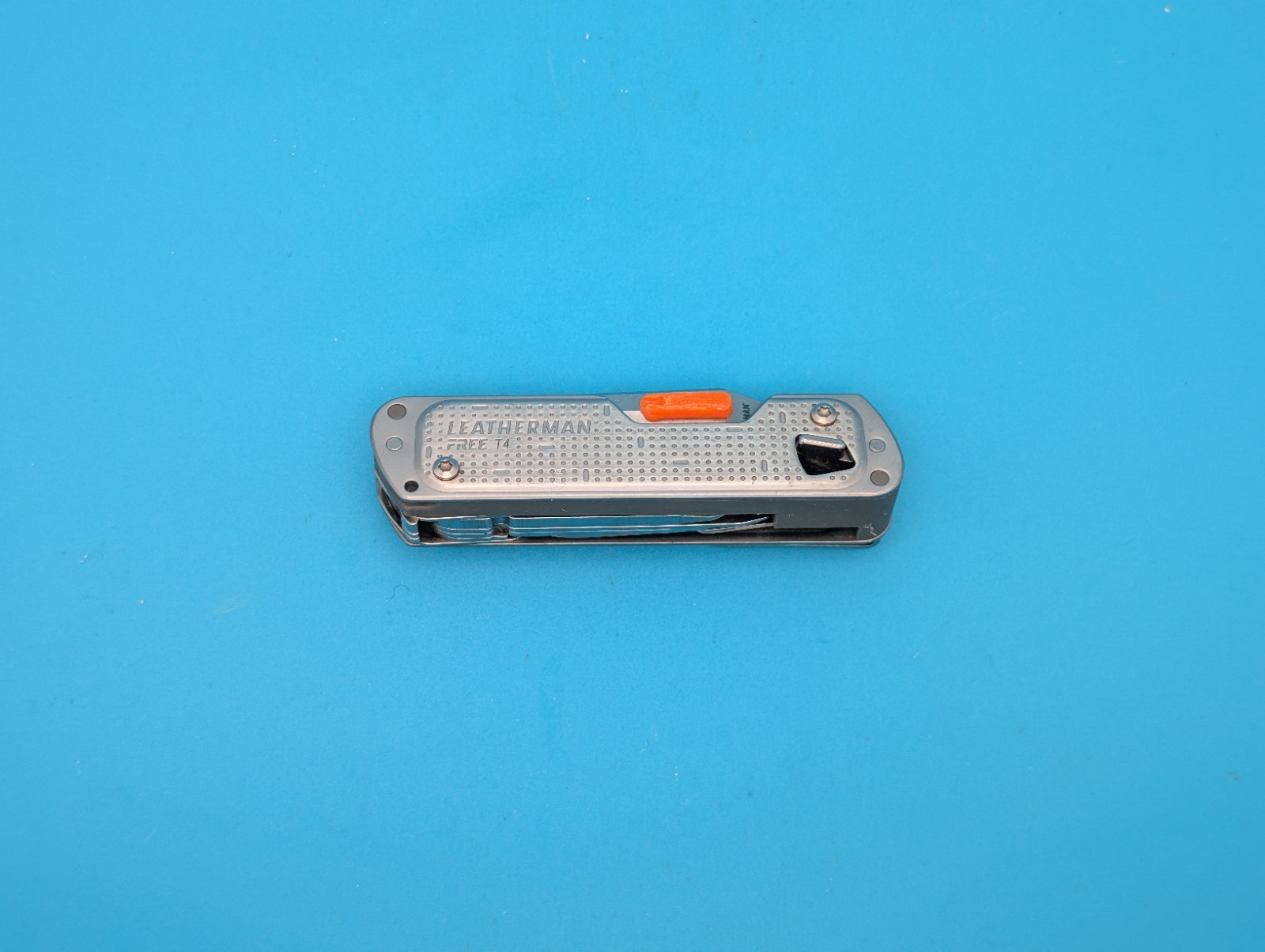 Leatherman FREE T4 Pocket Knife Multi-tool! Stainless! RETIRED!