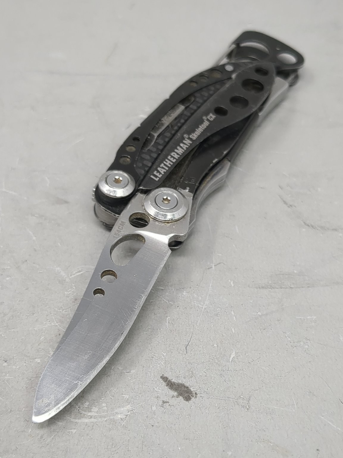 Leatherman Skeletool CX Multi-Tool Stainless Steel Carbon Fiber