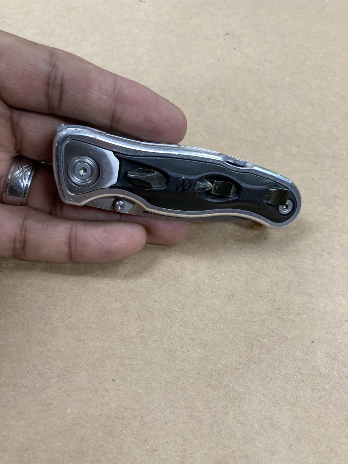 Leatherman K502X Multitool knife Folding Blade Screwdriver Bits Carabiner