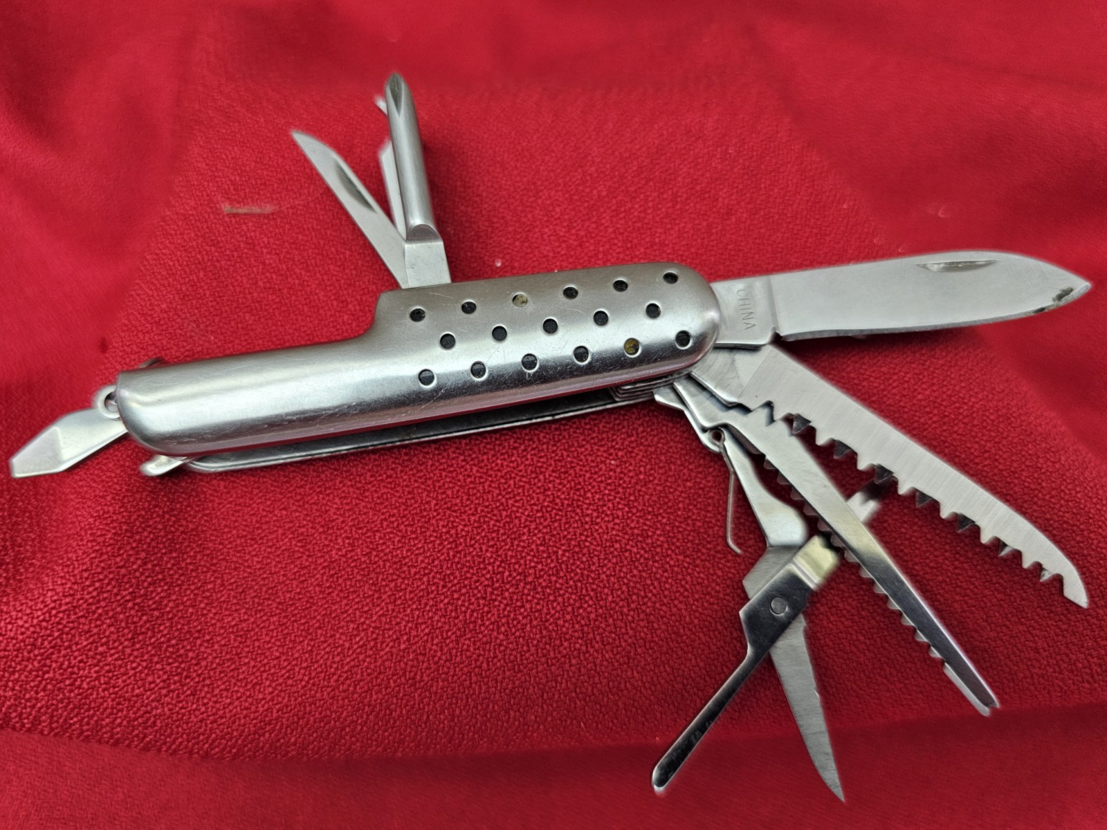Winchester Brand All-in-One Utility Knife – Camping Fishing Survival Tool