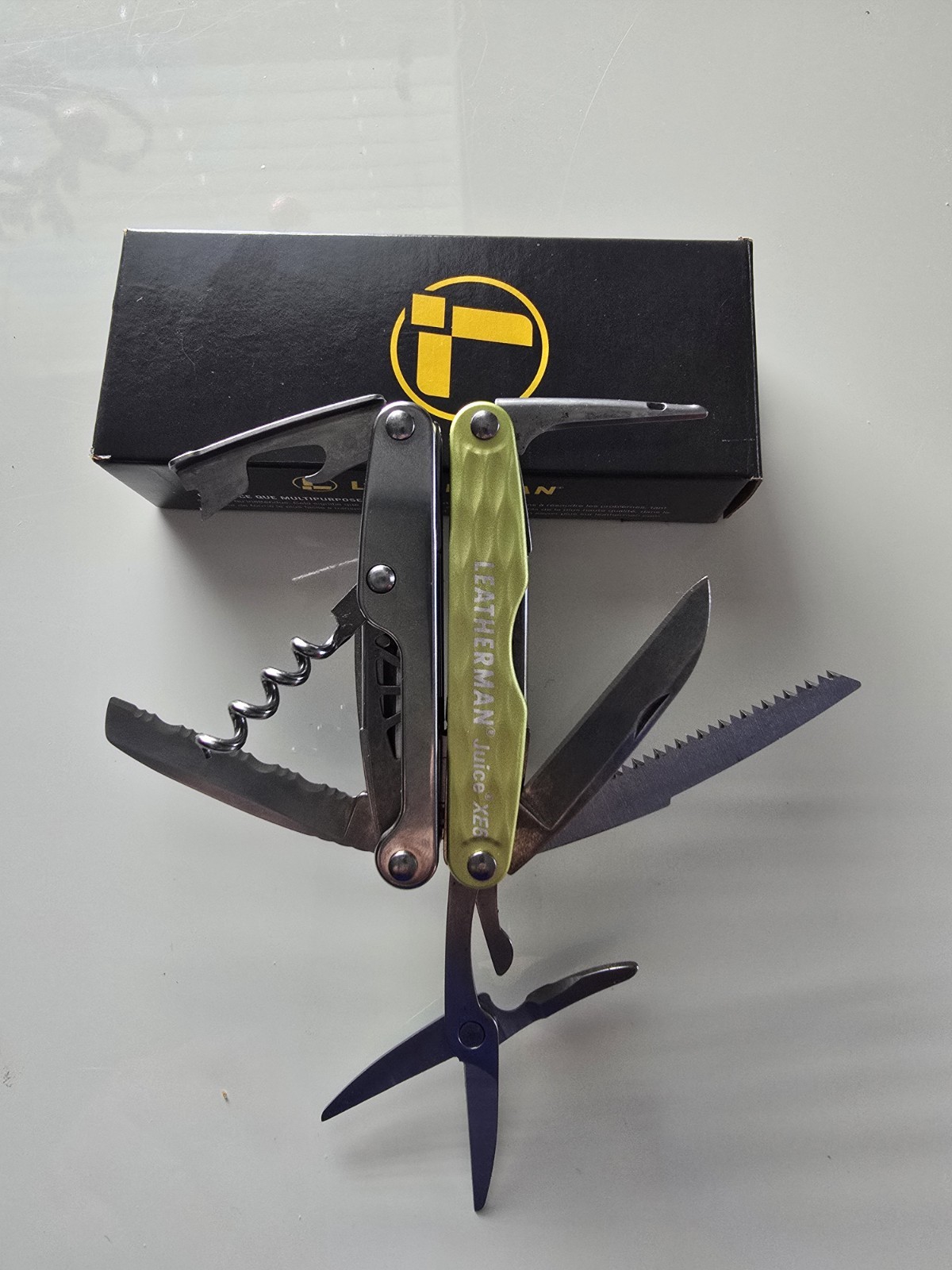 Leatherman Juice XE6 Moss Green 14 Tool Multi-Tool w/Sheath Retired 831931
