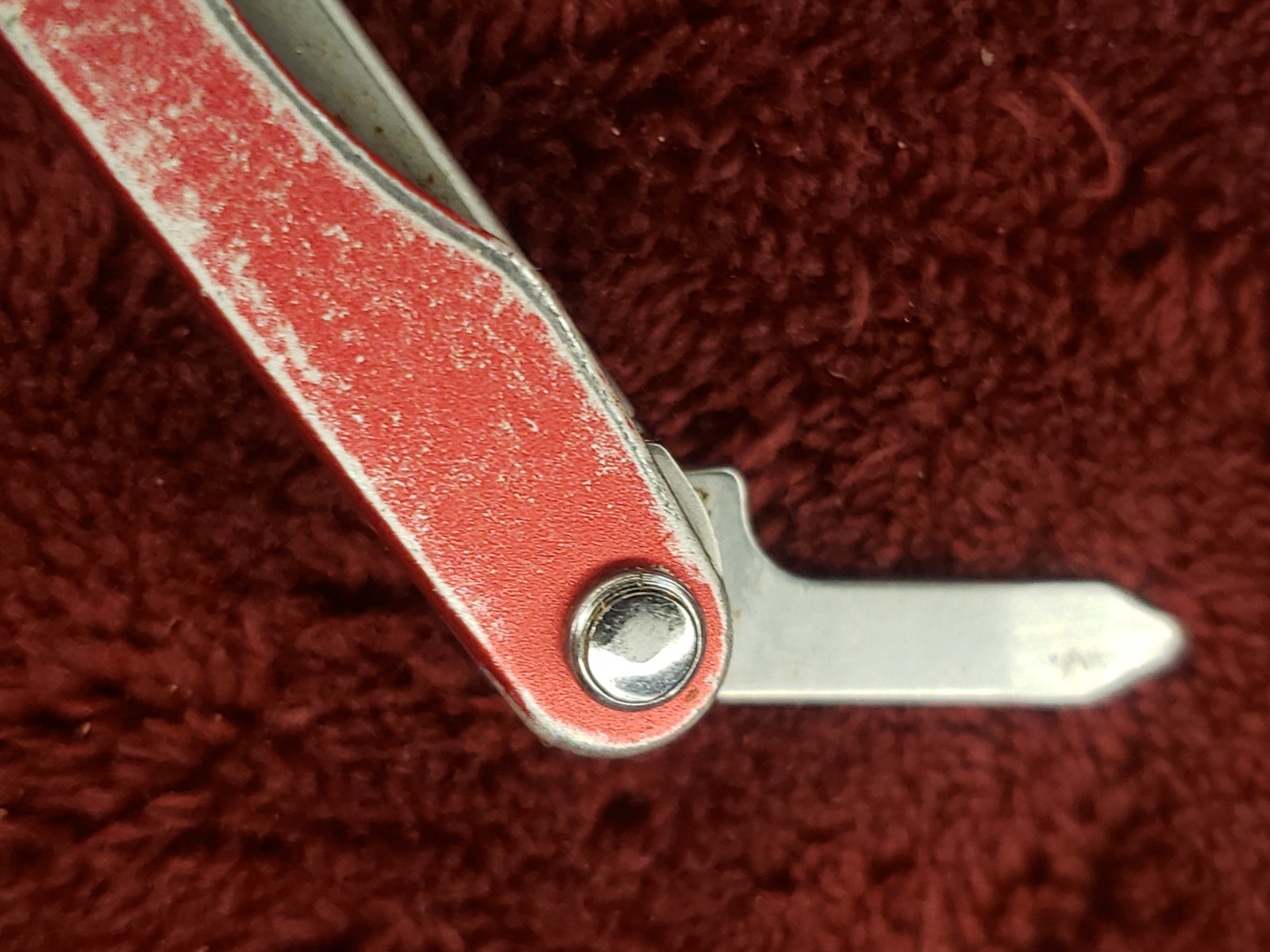 🔪 Leatherman Squirt P4 Multi-Tool Red