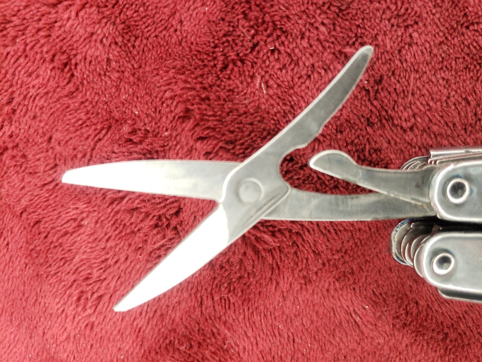 Leatherman Juice CS4 Multi-Tool Stainless Pliers Multi Tool read