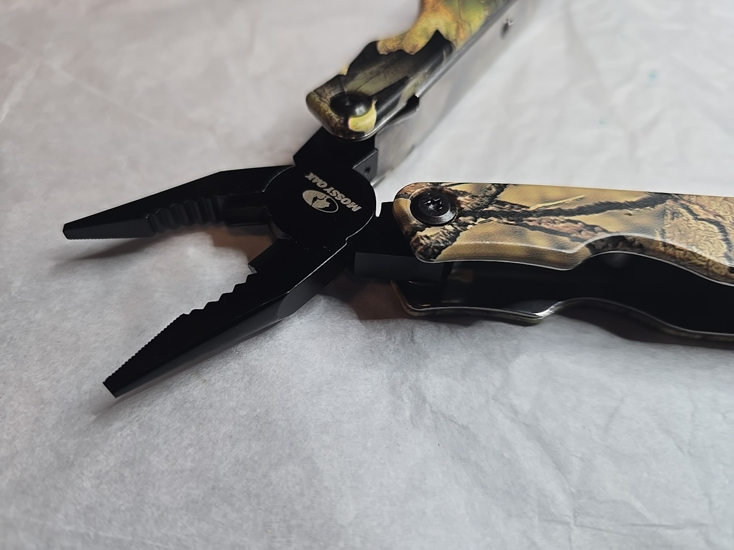 MOSSY OAK 13-in-1 Multi-tool Multi Function Pliers-Folding Pocket Tool w/ Sheath