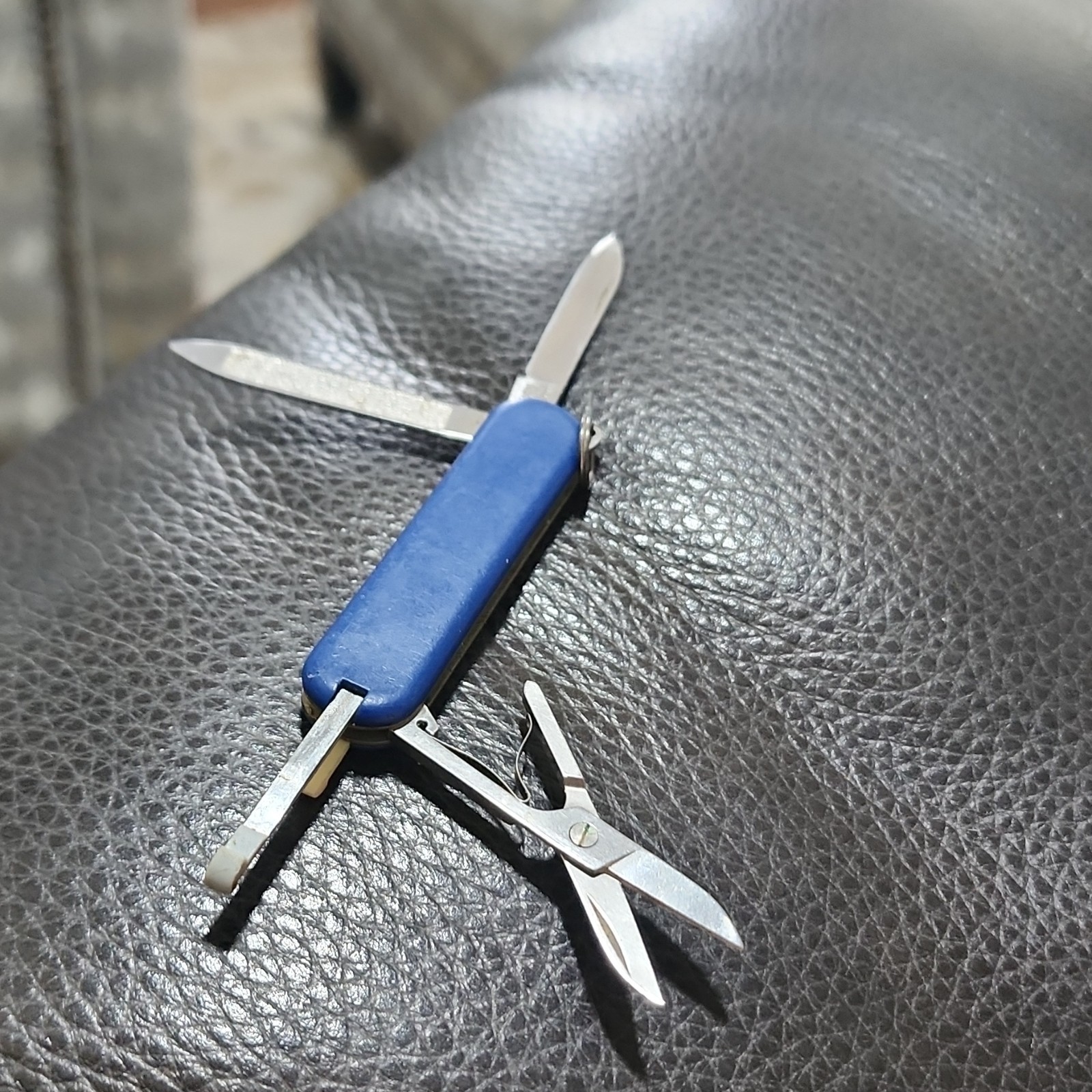Victorinox Swiss Army Multi-Tool Blue Plastic Handle Knife/Scissors/Nail File