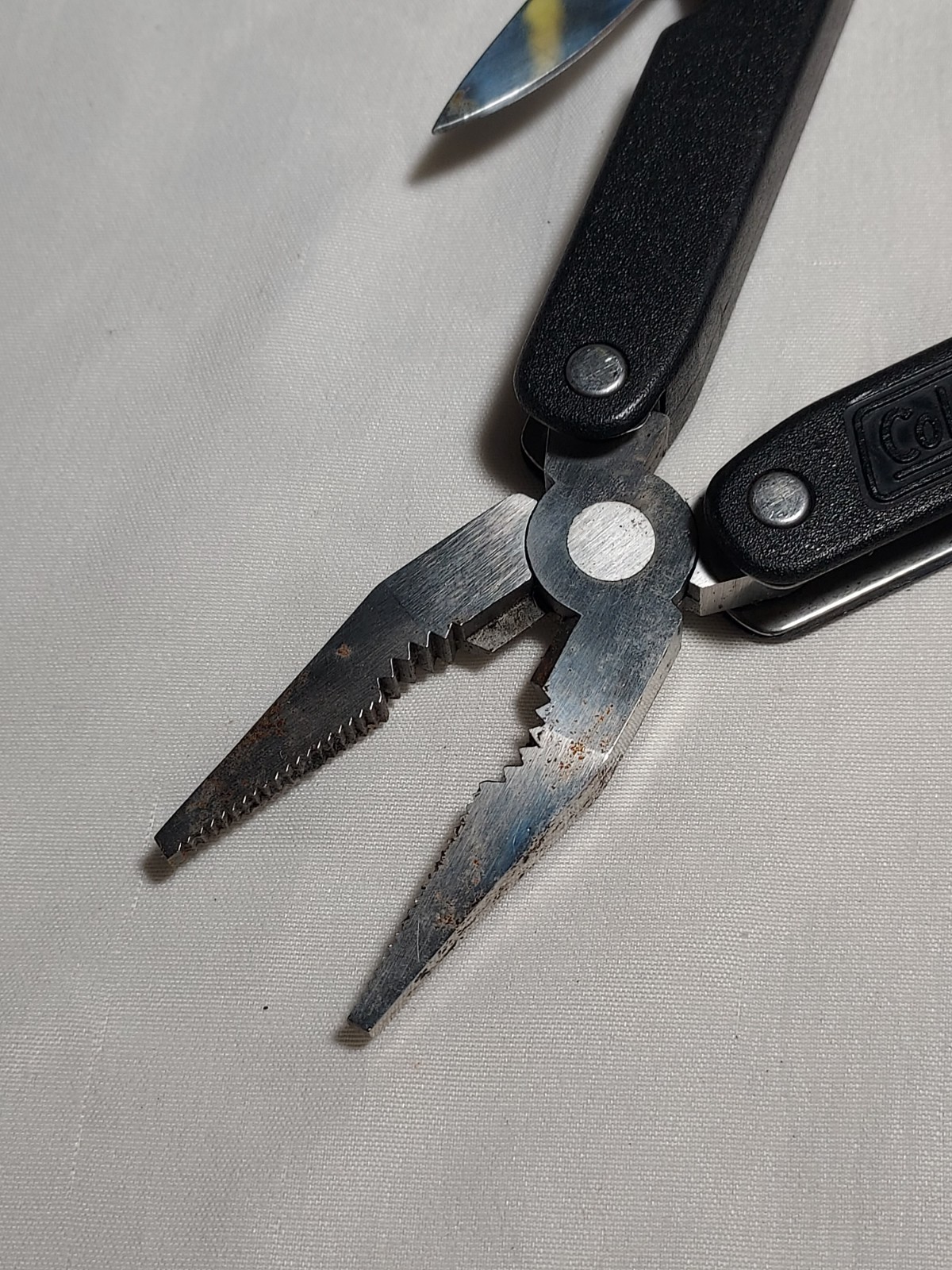Coleman Multi Tool with Nylon Pouch – Pliers, Blade, Screwdrivers