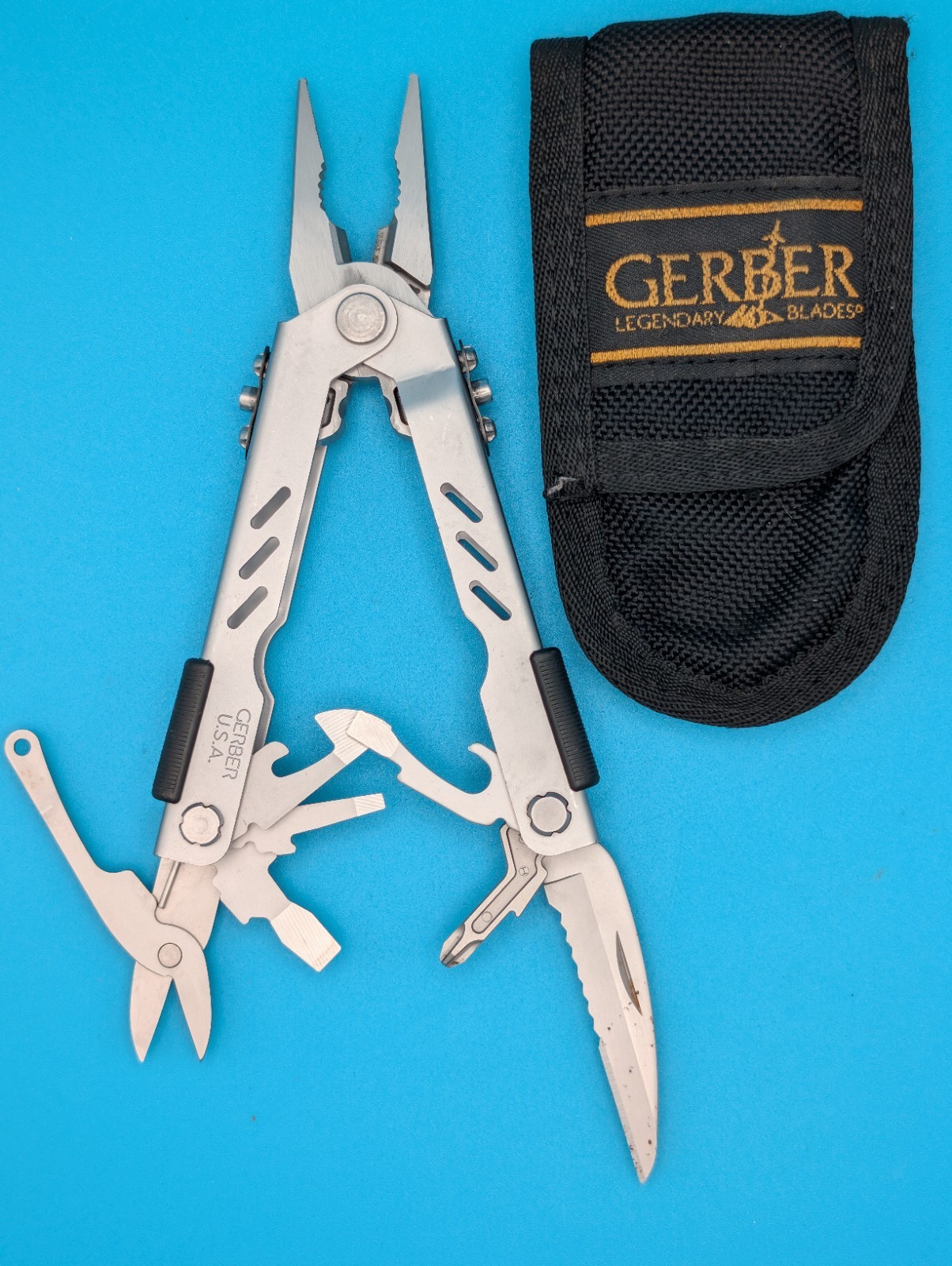 Gerber MP400 Compact Multitool Stainless Steel! With Sheath!