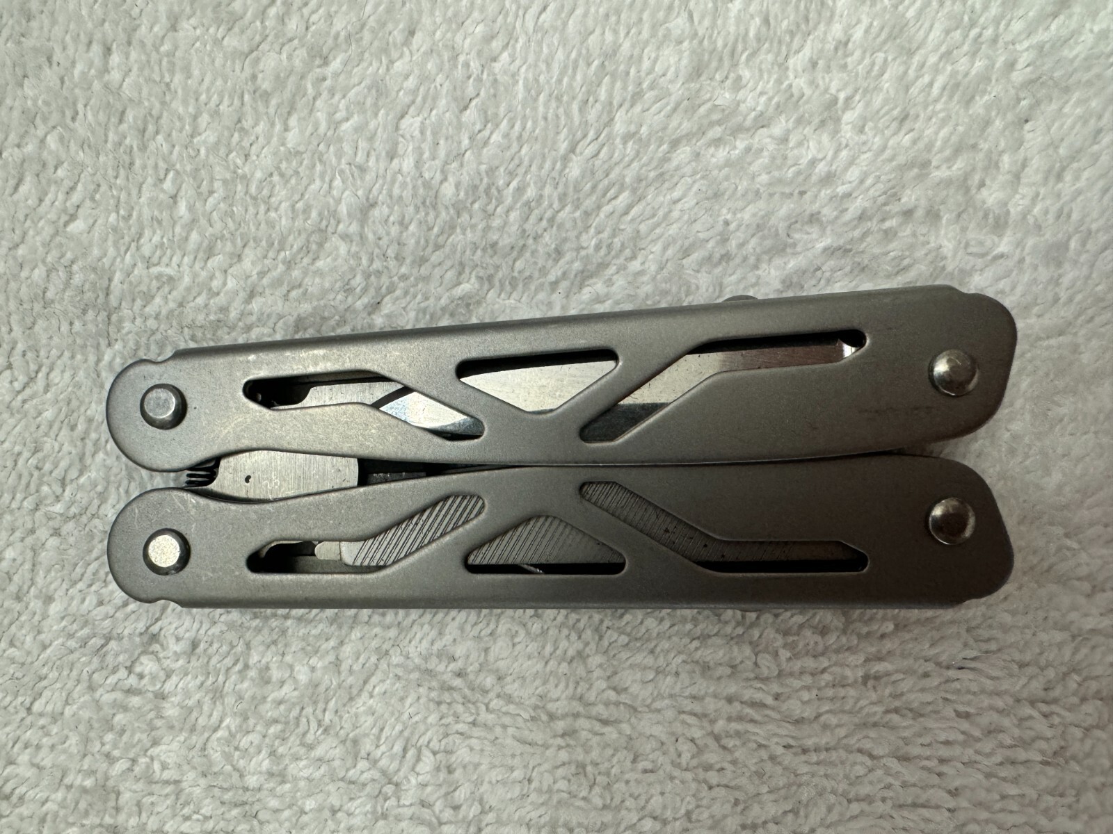 B/Bury Multi-Tool File Pliers Screwdrivers Glass Break Knife Survival Hiking
