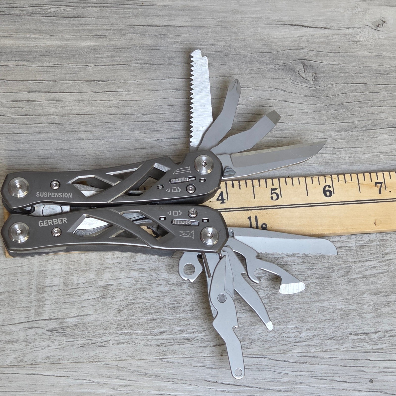 Gerber Suspension Multi-Tool Stainless Steel Spring-Loaded Pliers 12 Tools