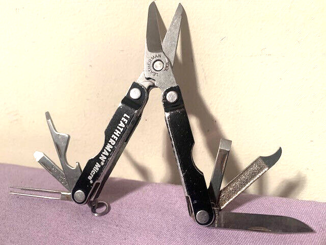 OEM Leatherman Micra Black Keychain Pocket Stainless MultiTool Knife USA ~ Good