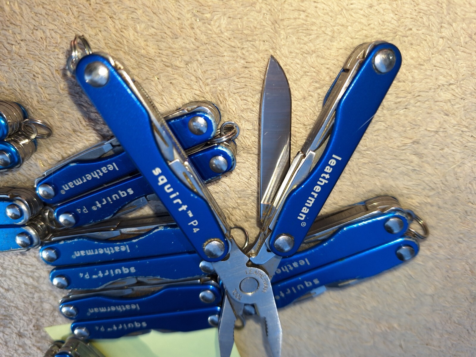 QTY 1 LEATHERMAN P4 SQUIRT BLUE Multi Tool COLLECTORS GREAT GIFT Loc 8