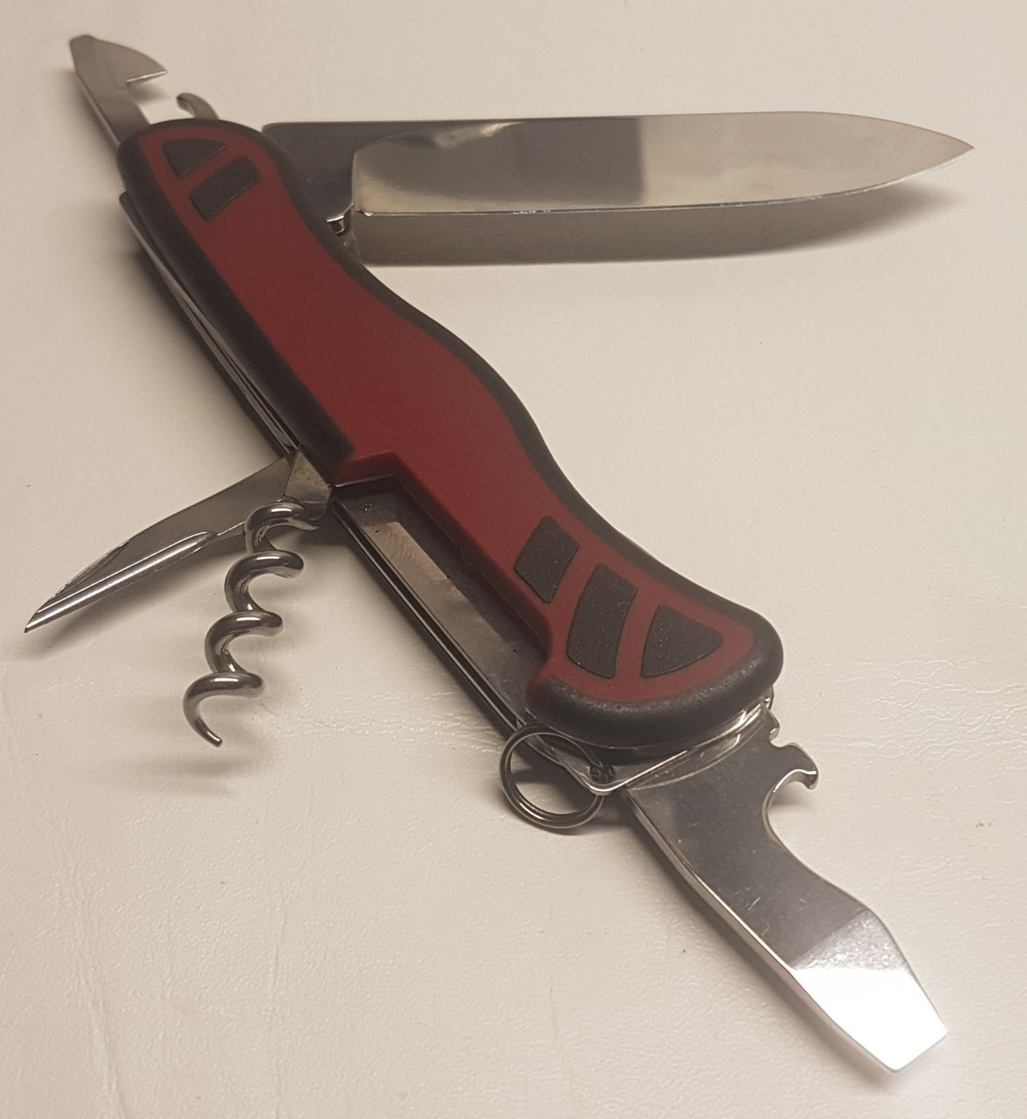 Victorinox Swiss Army Knife RARE non-serrated Red / Black RETIRED