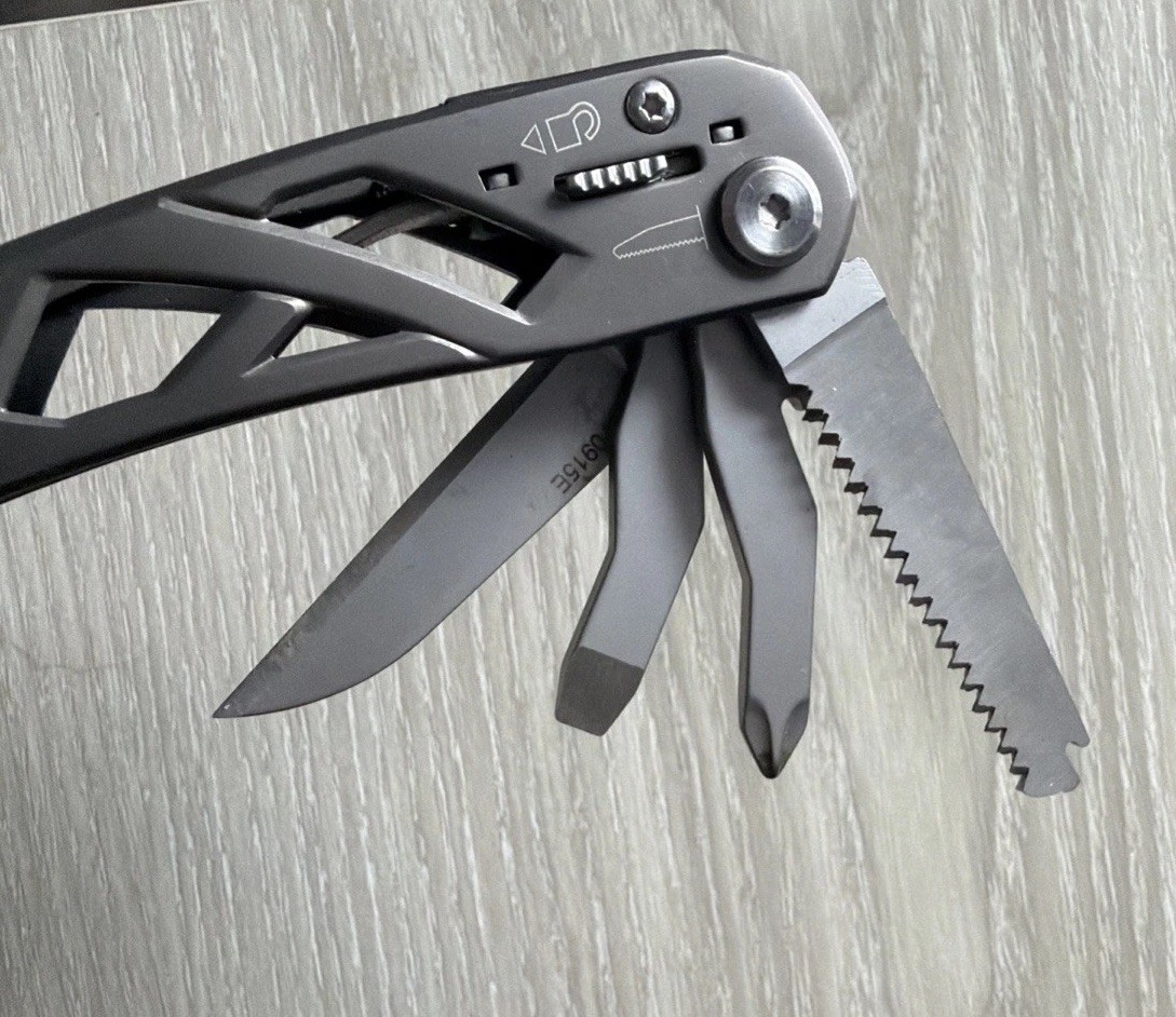 Gerber Suspension Multi Tool Pliers Inc Sheath Pre-owned Good Condition