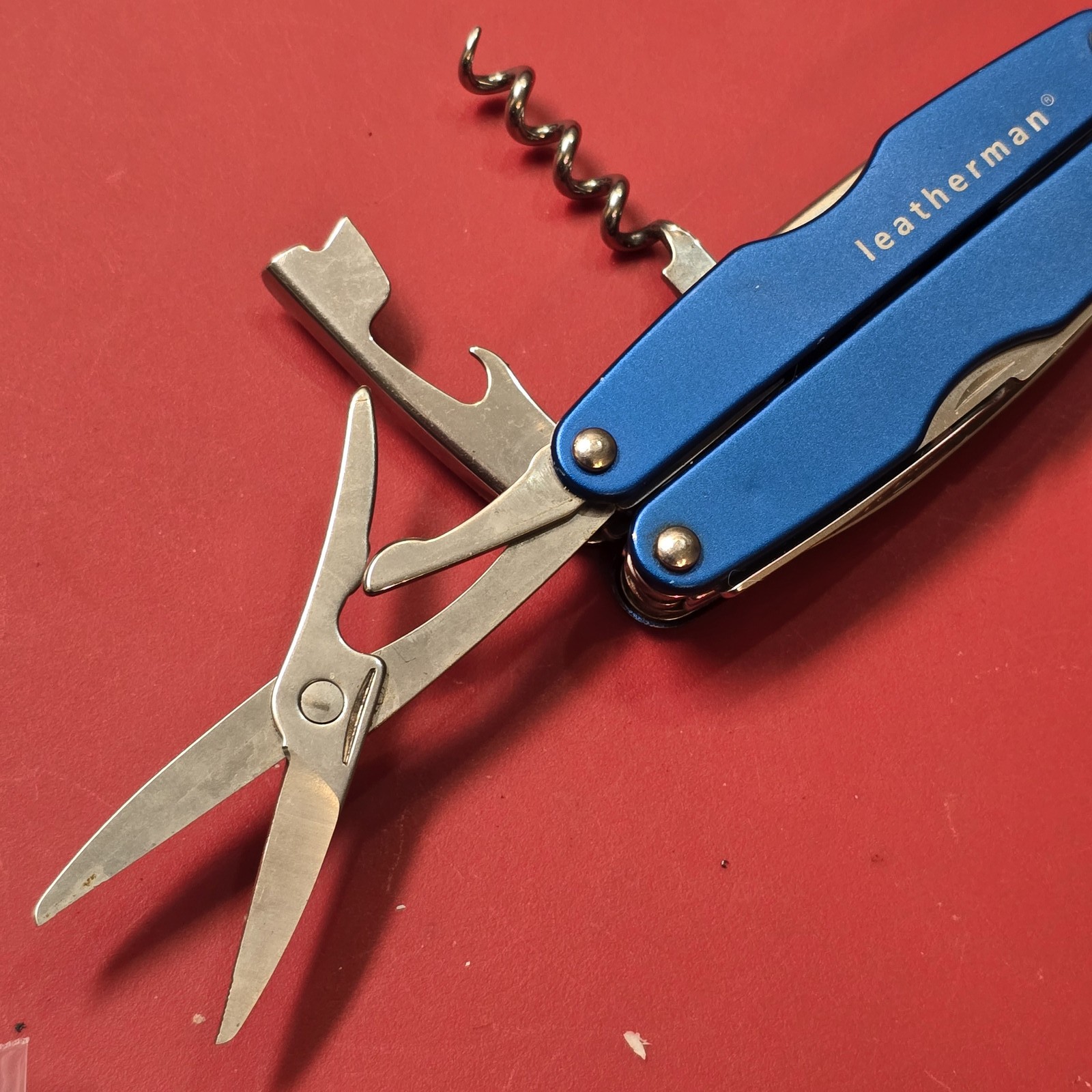 LEATHERMAN JUICE CS4 BLUE RETIRED MULTI TOOL PLIERS KNIFE SCISSORS