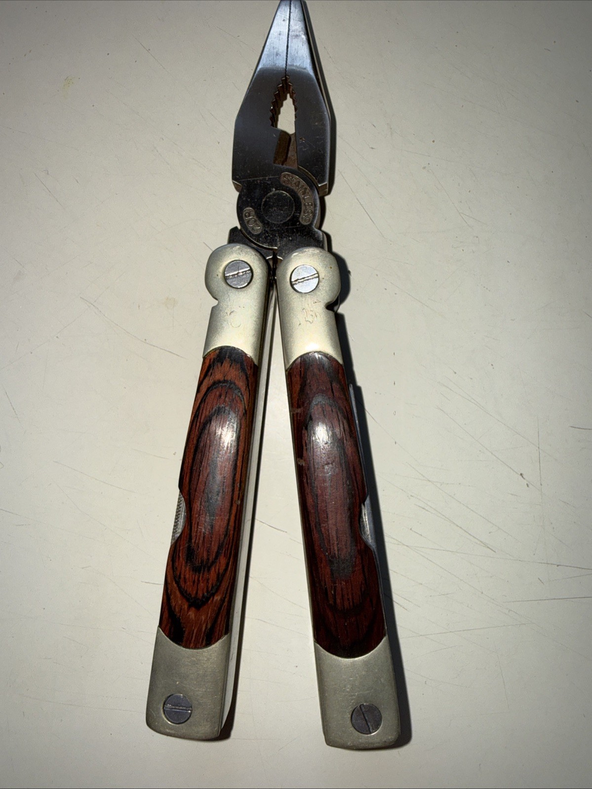 Winchester 2CR Big Wood Multi-Tool Wood Grain Grips & Nylon Sheath
