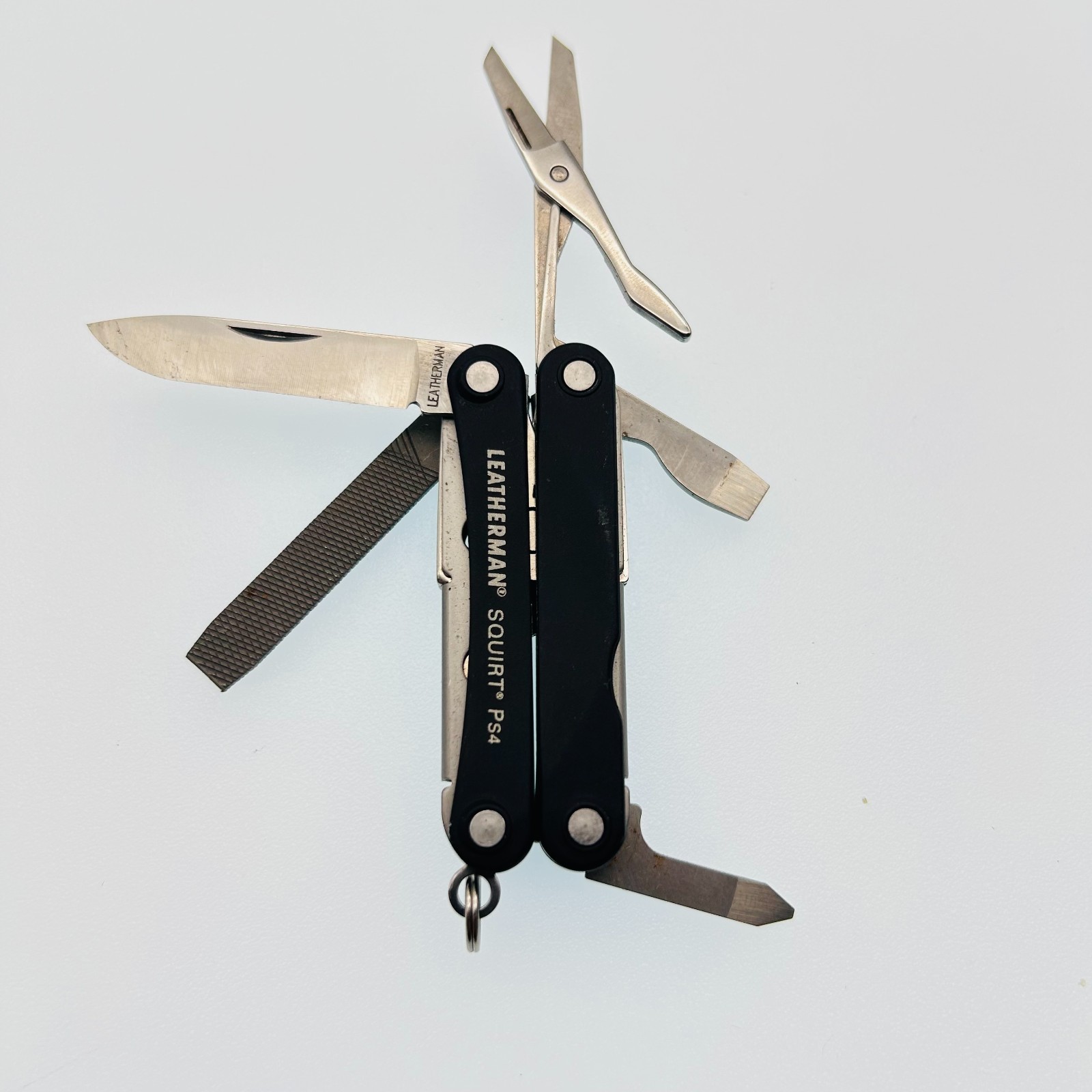 Leatherman Squirt PS4 BLACK – 8-in-1 Keychain Multi-Tool Discontinued (CODE26)